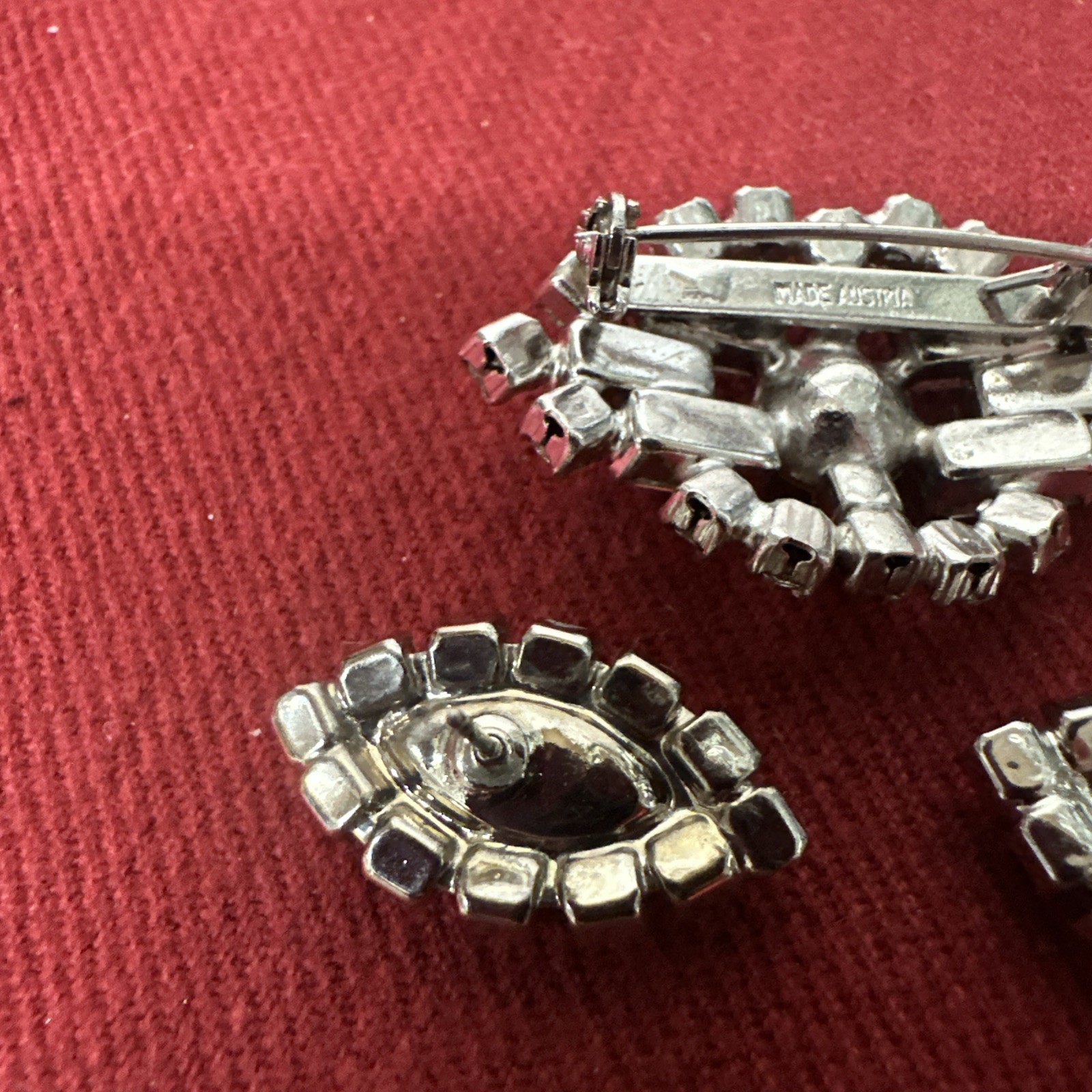 Unique “Made In Austria” Vtg. Rhinestone Brooch And Earrings Set Silver Tone