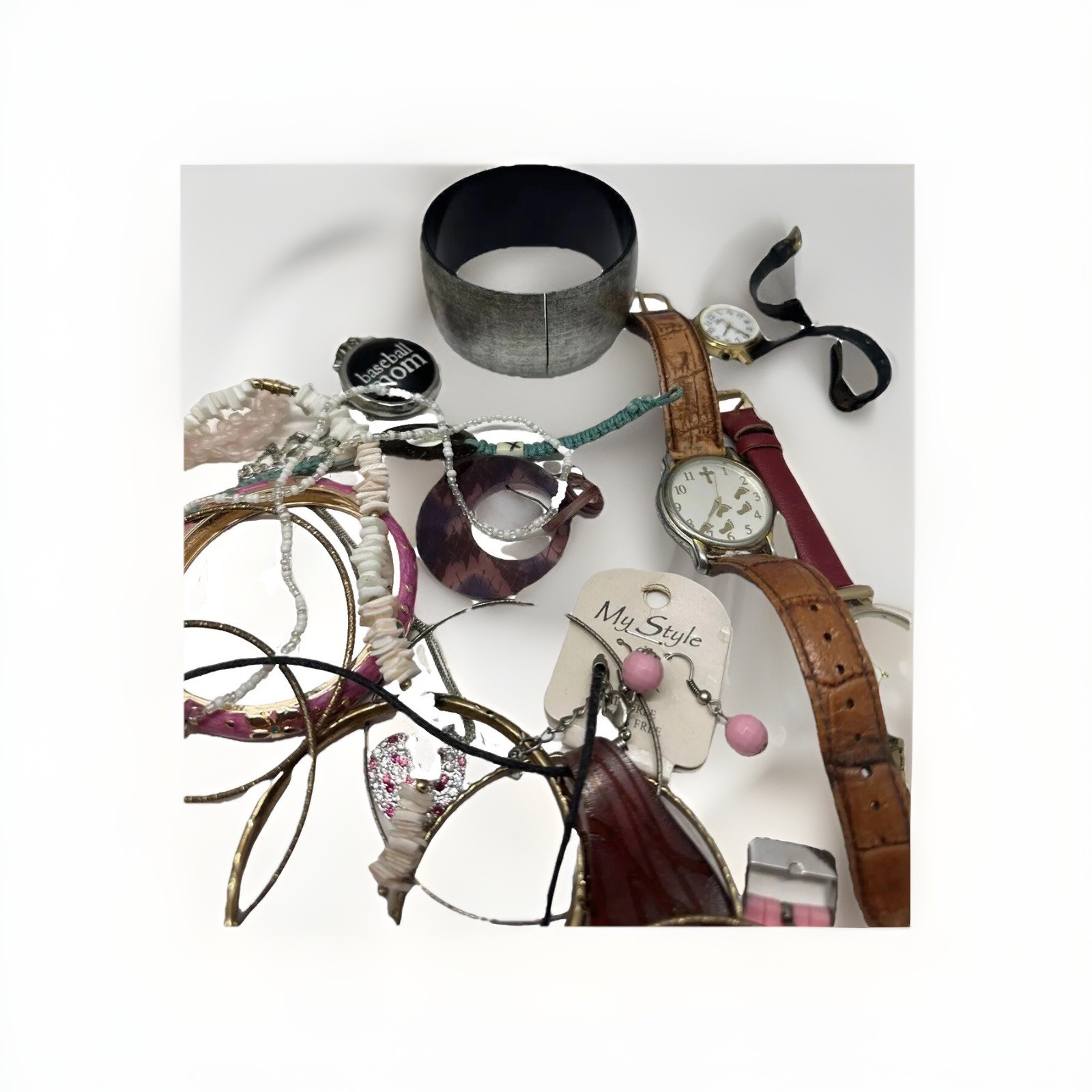 Costume/ Junk Jewelry, Scrap Lot, Approximately 2 Pounds. Can send addl pics.