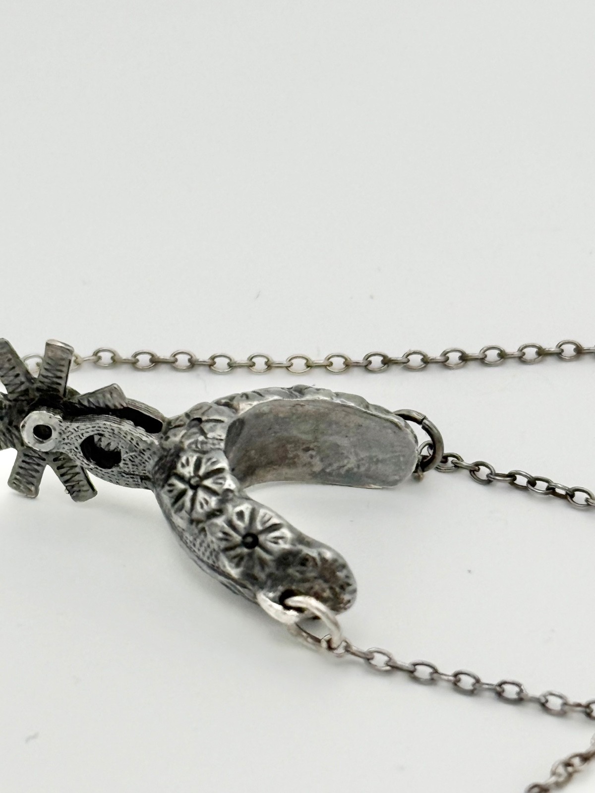 Vintage spinning rowel Western spur pendant necklace 28″Sterling fancy engraving