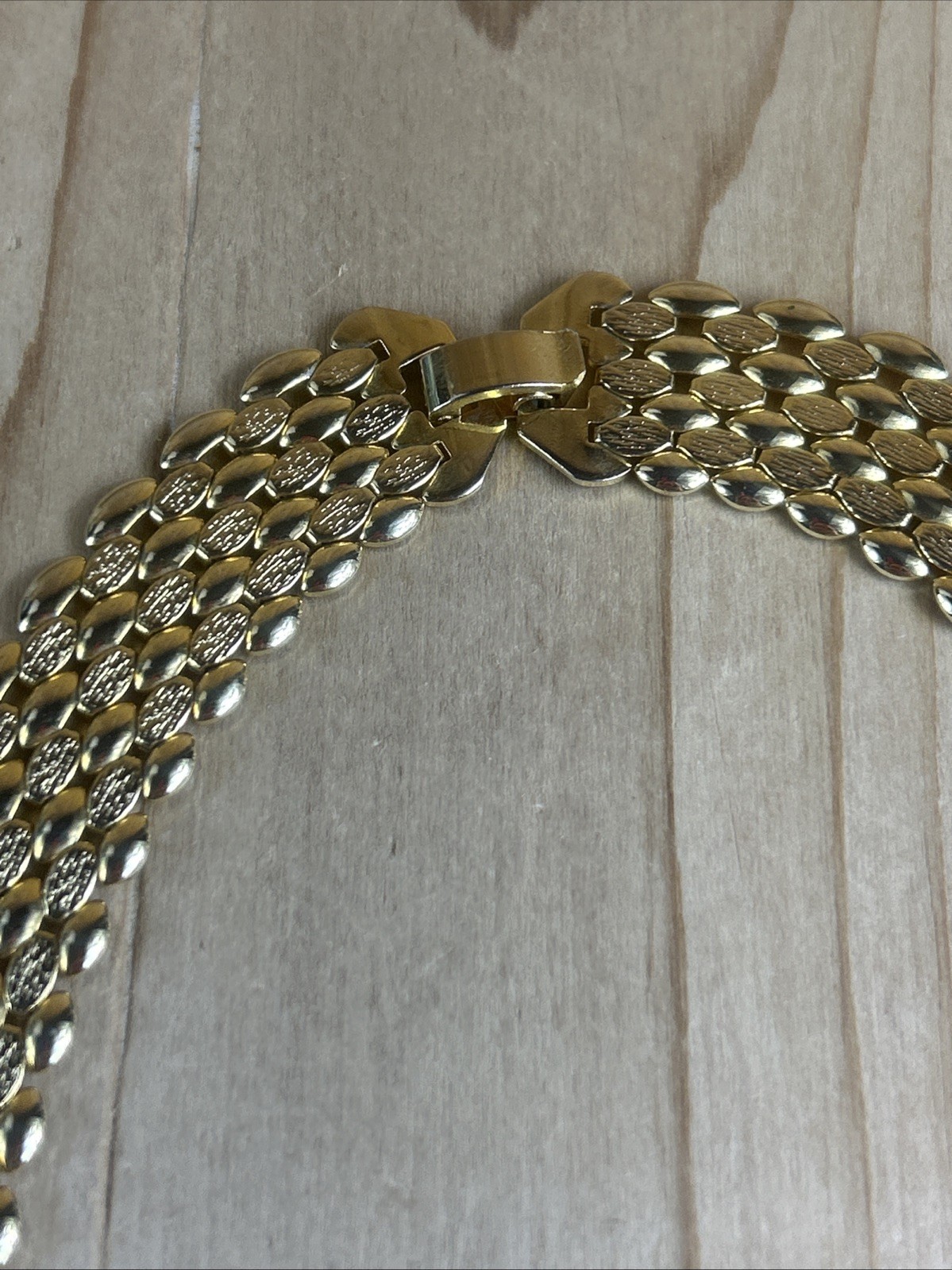 Chain Collar Necklace 17” Gold Tone 7 Layer Mesh Design Smooth Textured