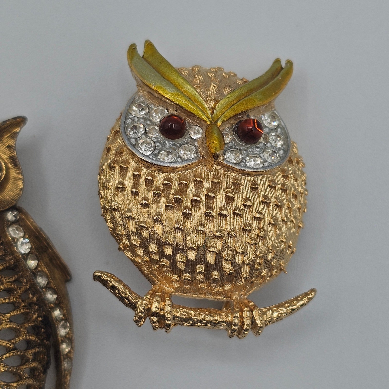 2pc Vtg Owl Brooches Gold Tone Rhinestone Figural Animal Nature Wise Forest Pins
