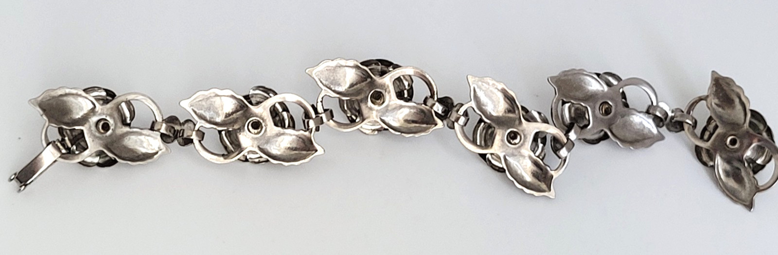 Vintage 3D Rose Linked Chain Bracelet Rhinestone center Stainless Steel 7.25″