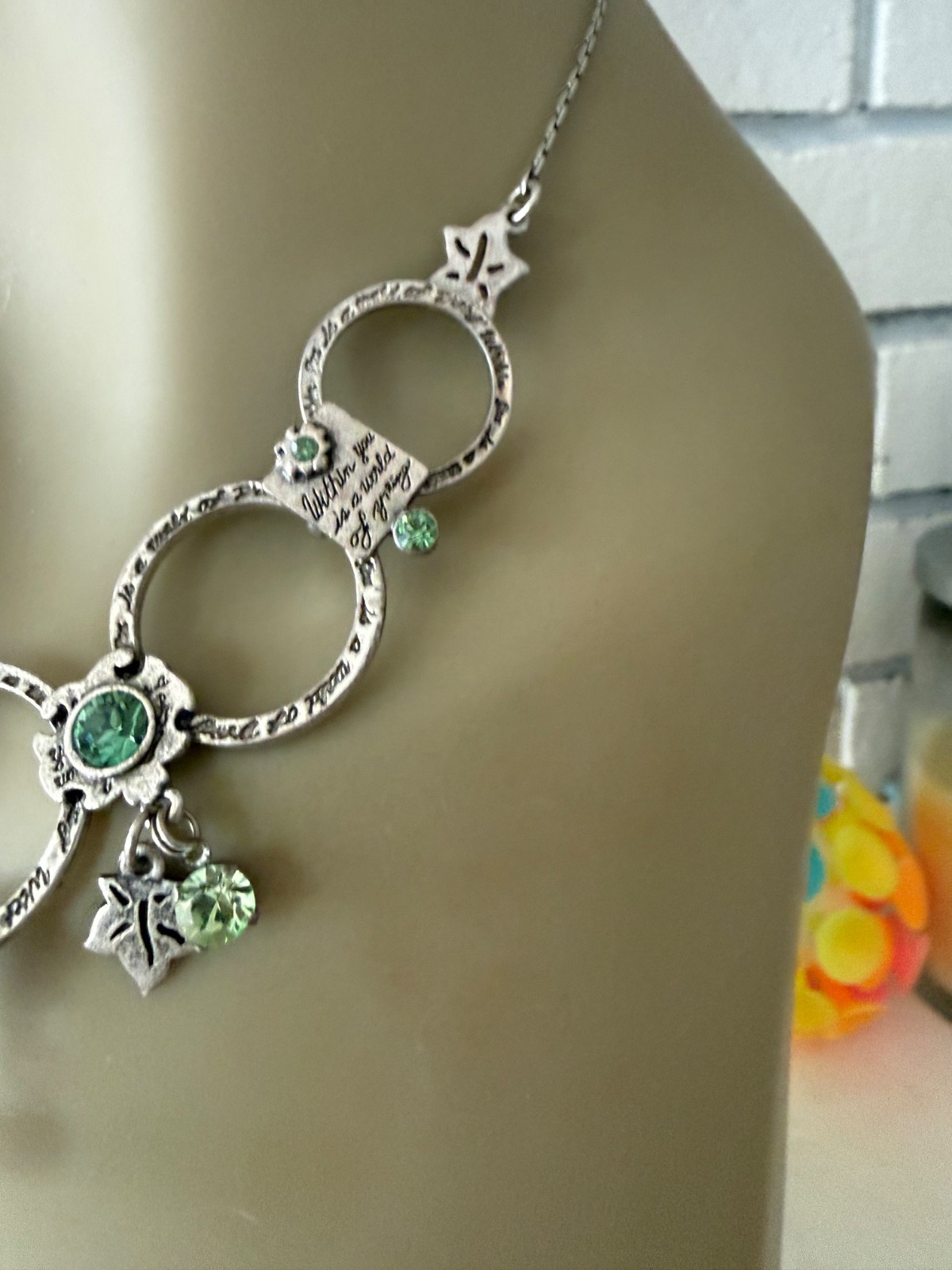 ESTATE PILGRIM DANISH DESIGN SIGNED SILVER TONE GREEN GLASS SPRING NECKLACE 17″