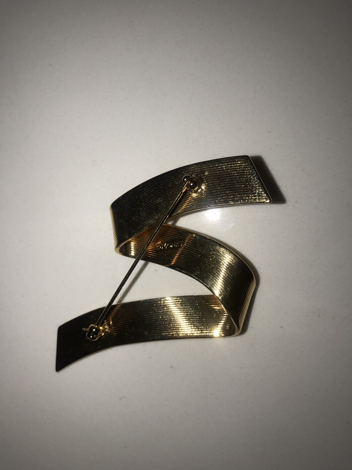 Vtg 1980s Monet Silver Zig Zag Ribbon Pin Goldtone Brooch Pin