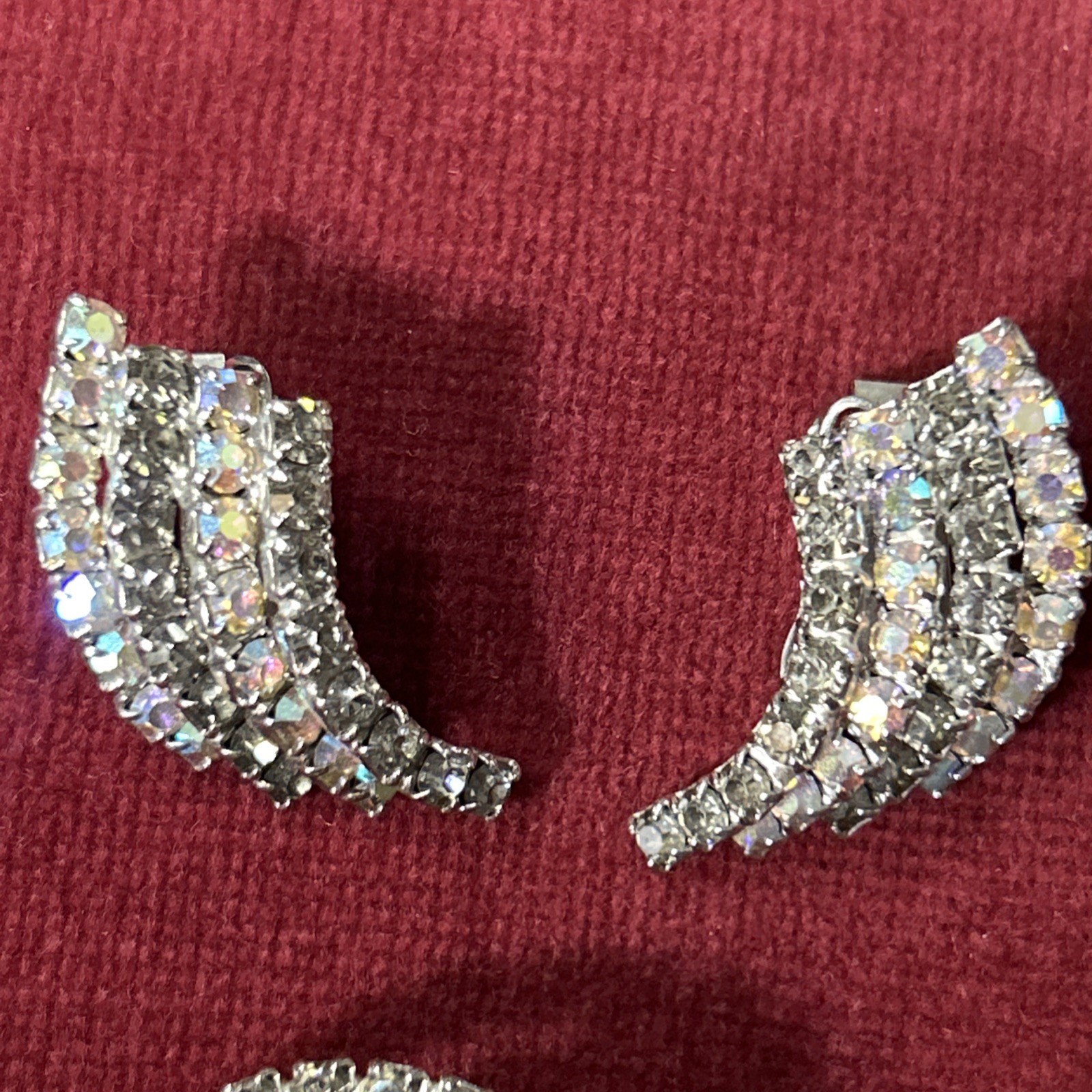 Vtg Stunning KRAMER OF NEW YORK Vintage Aurora Borealis Brooch & Earring Set 352
