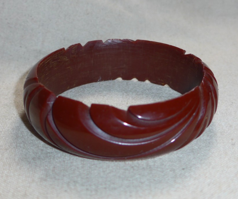 Vintage Bakelite Deep Carved Flower Brown Bangle Bracelet 7.5″ 20mm 30g