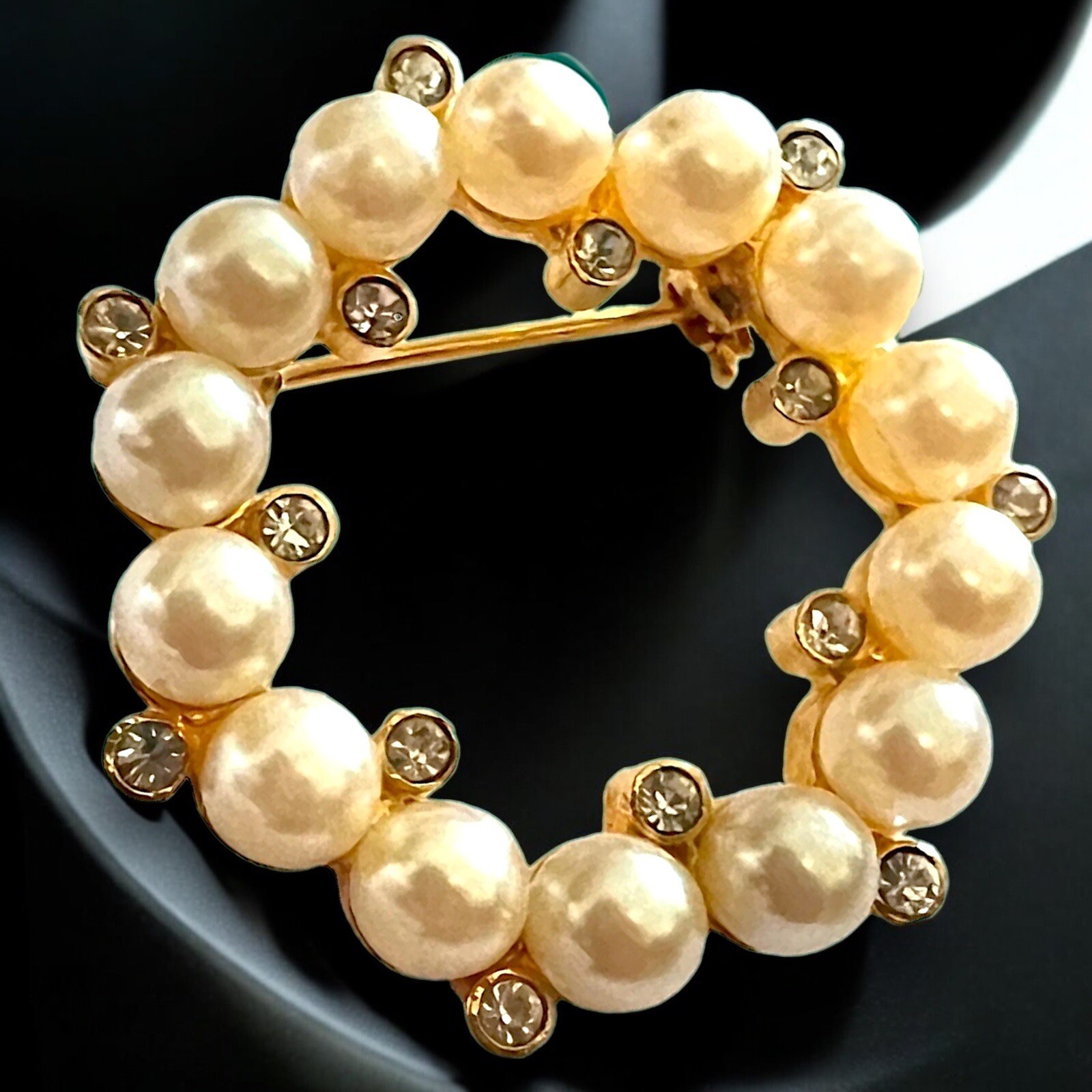 Faux Pearl Rhinestone Circle Brooch Bridal Mid Century Gold Tone Wedding Pin