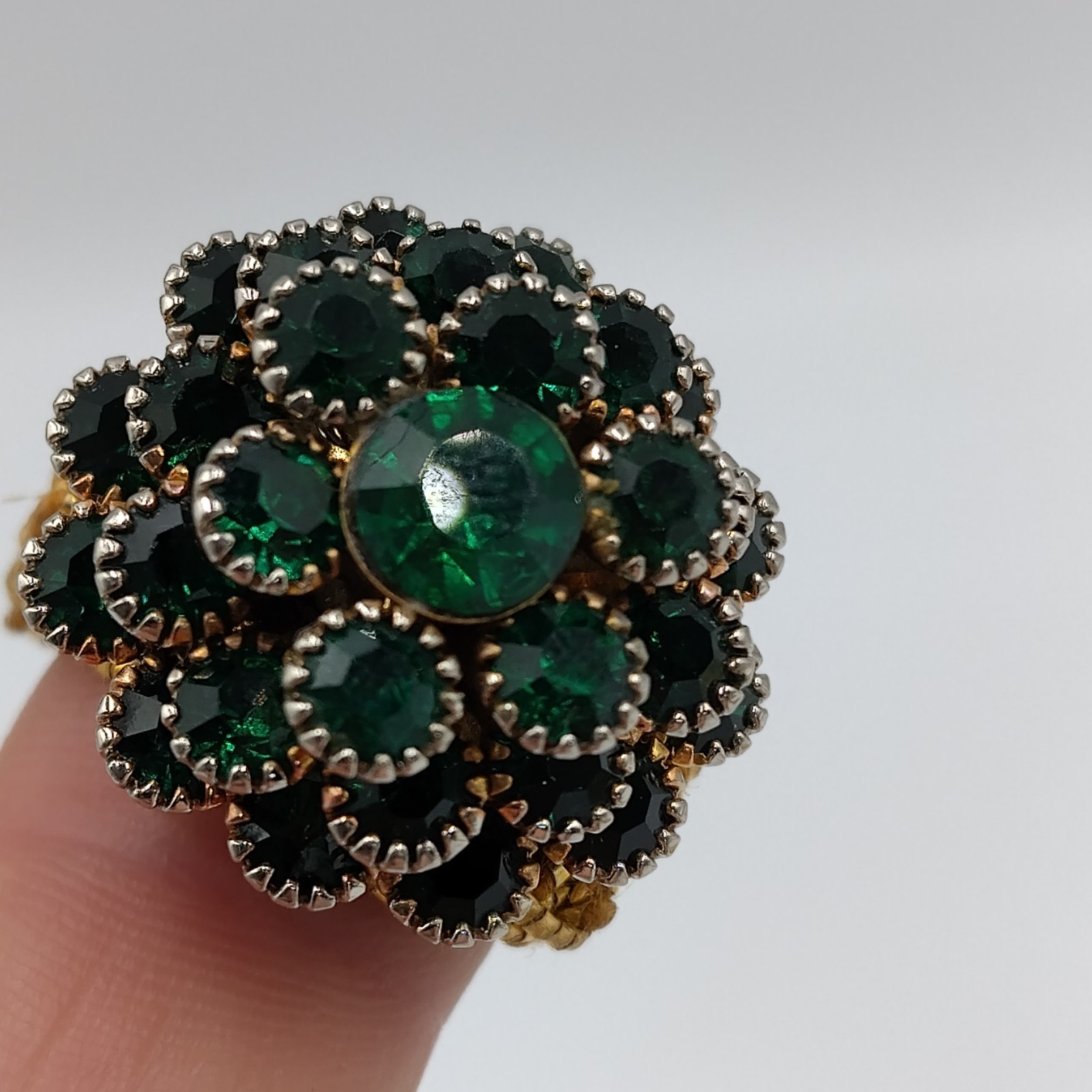 Vintage Dome Ring Green Rhinestone with Woven Stretch Golden Band