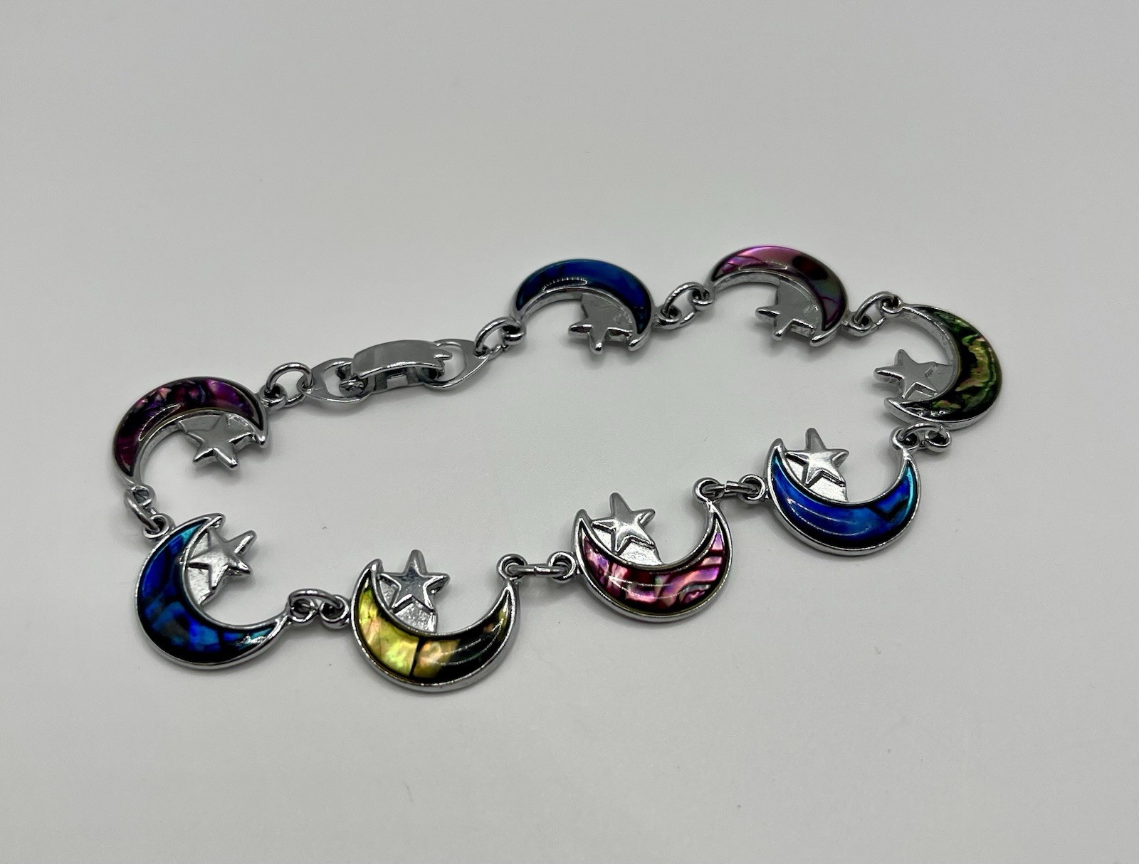Celestial Moon Star⭐️Rainbow Dyed Abalone Charm Vintage Bracelet 7 Inch EUC