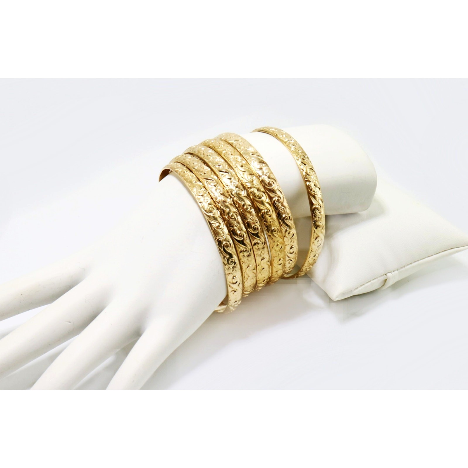 Vintage Hawaiian Bangle Bracelet – Quality 14K Gold Filled Etched Floral Texture
