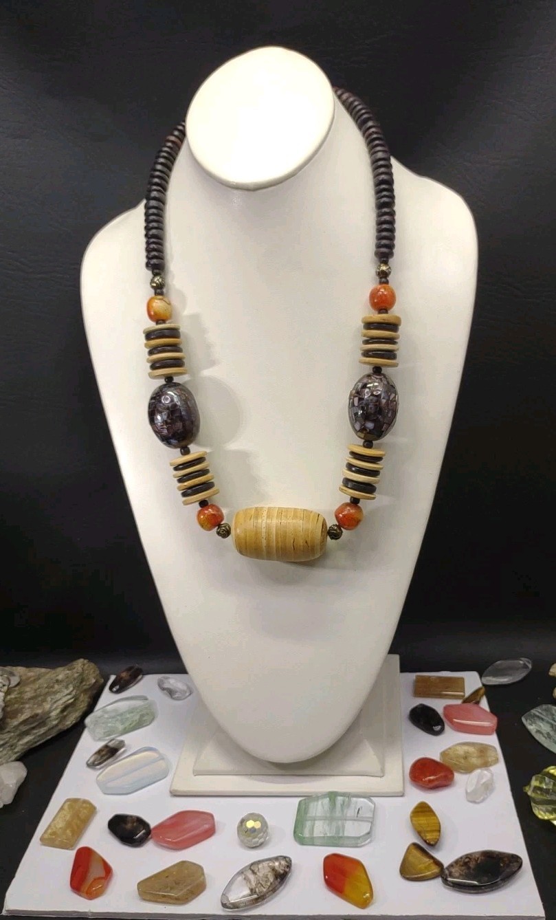 Vgt NEEDS REPAIR Boho Chunky Wooden Inlaid Abalone Shell Mosaic Beaded Necklace