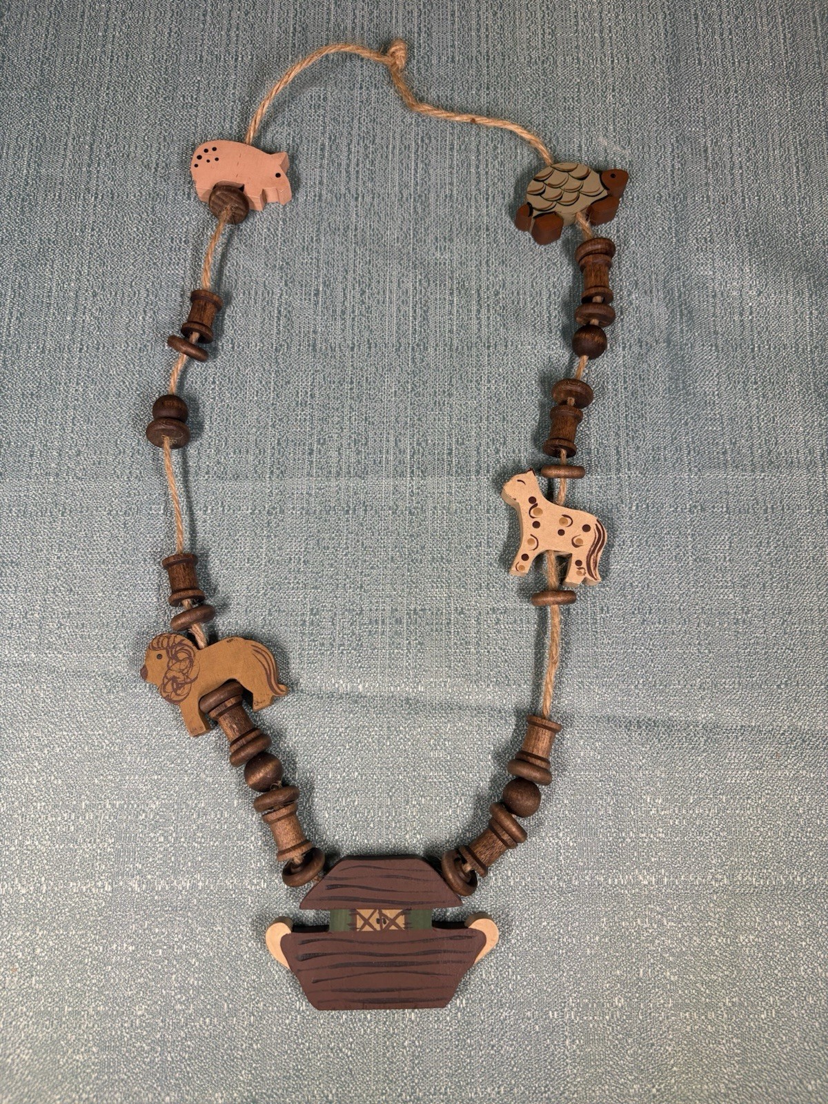 Vintage 1990 Noahs Ark Wooden Handmade Necklace Village Collectibles Teachers