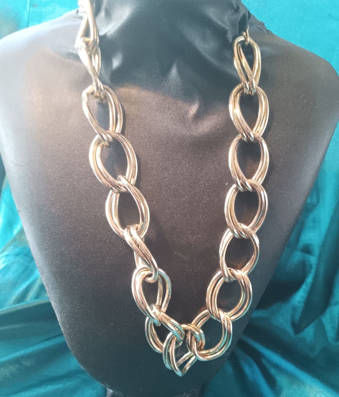 Vintage Gold Tone Chunky Cable Chain Statement Necklace Double Link Toggle Clasp