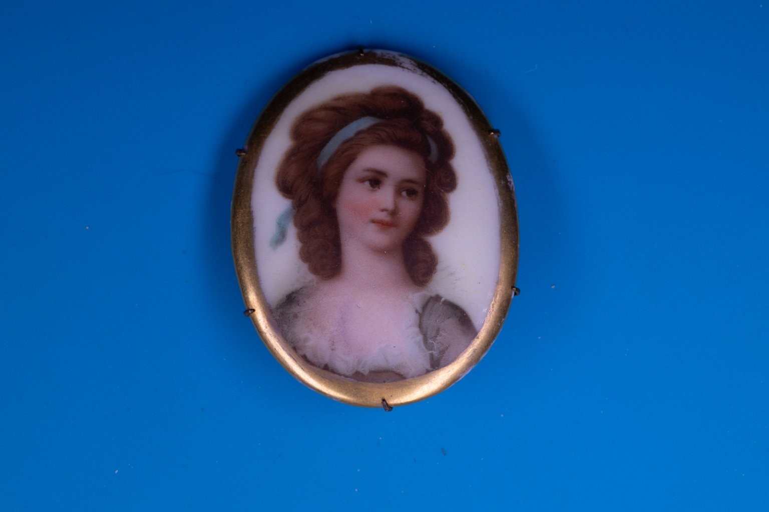 Antique Portrait Miniature Brooch Pin Gold Tone Oval 1.5″ Hand Painted Lady