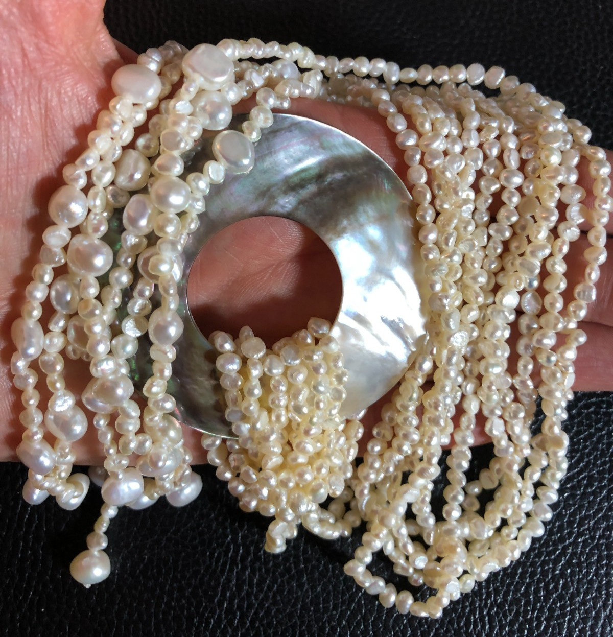 Genuine Cultured Pearl Lariat Necklace Tahitian Mother of Pearl Disk 50″ 8487