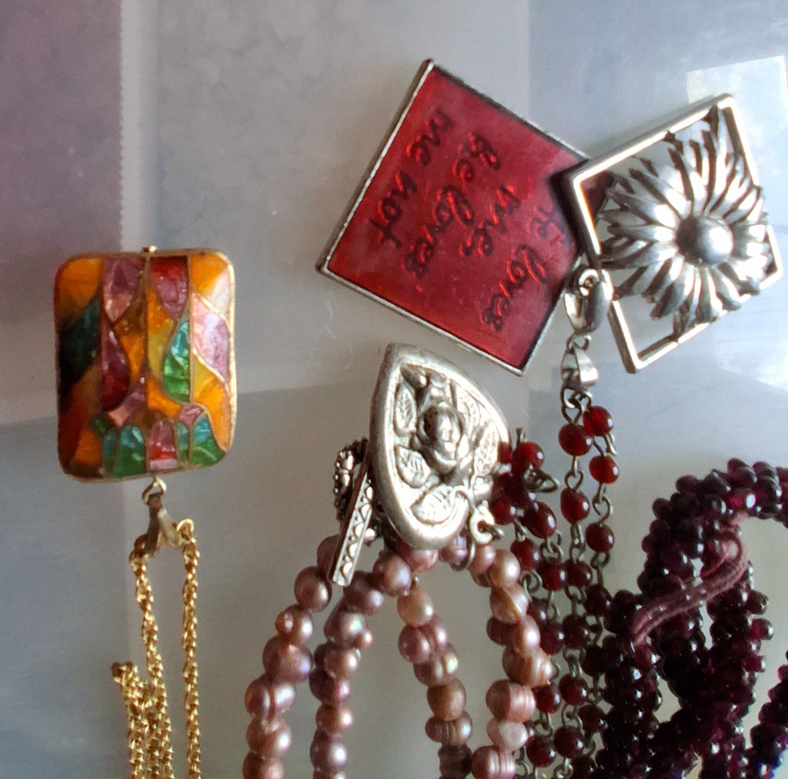 Lot of 4 necklaces garnet pearl cloisonne silver gold tone
