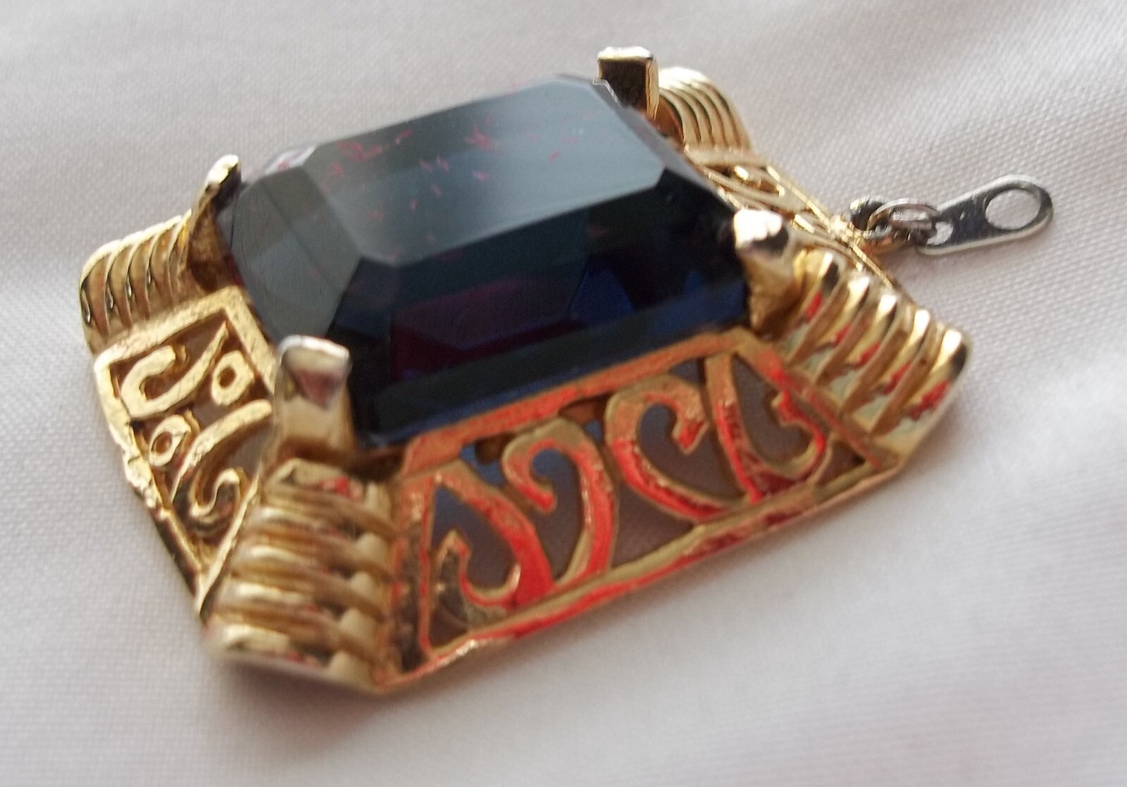 Vtg Signed Edlee Goldtone Opencut Rectangular Pendant Blue/Purple Stone