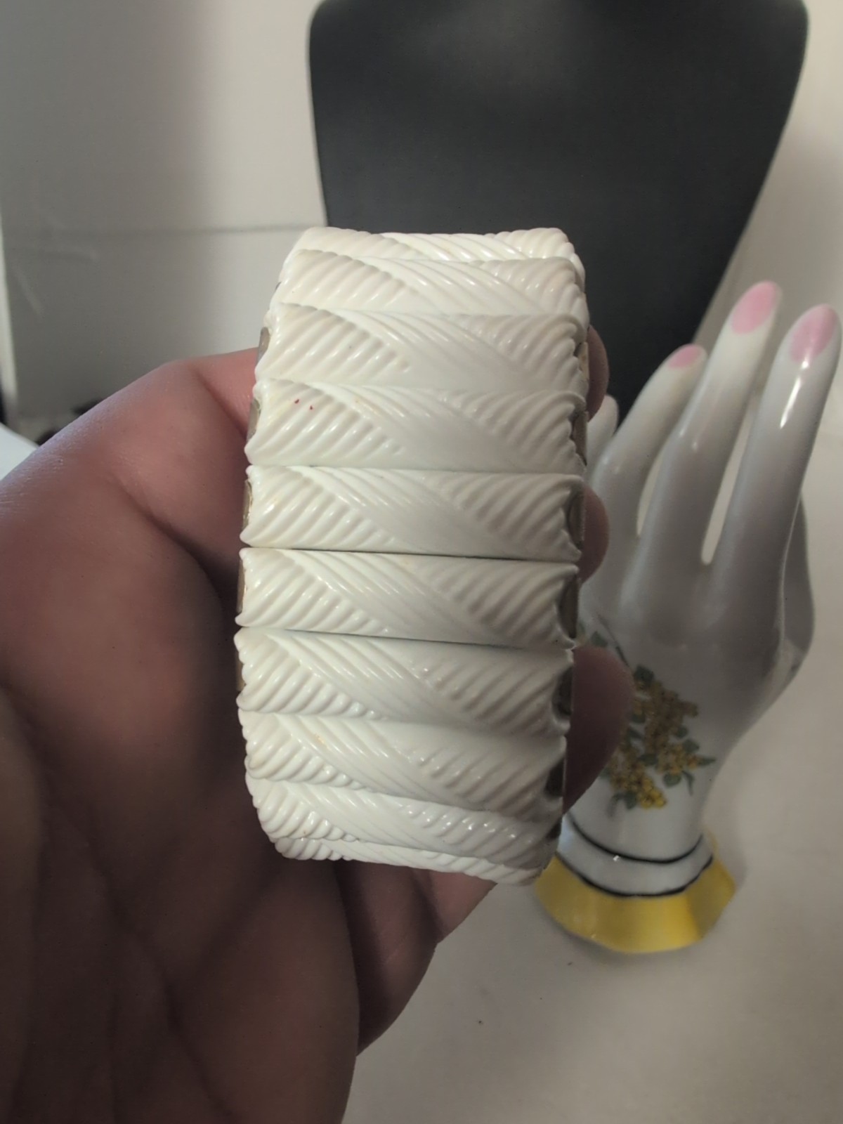 1950’s White Acrylic Expansion Bracelet
