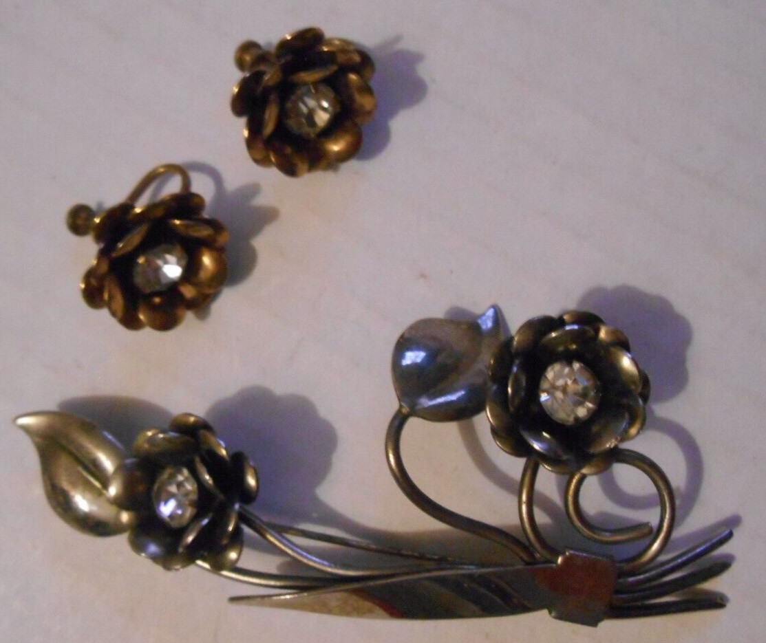 VTG 1960’s MCM Brooch Pin & Screw-on Earrings Flower Rhinestones Silvetone