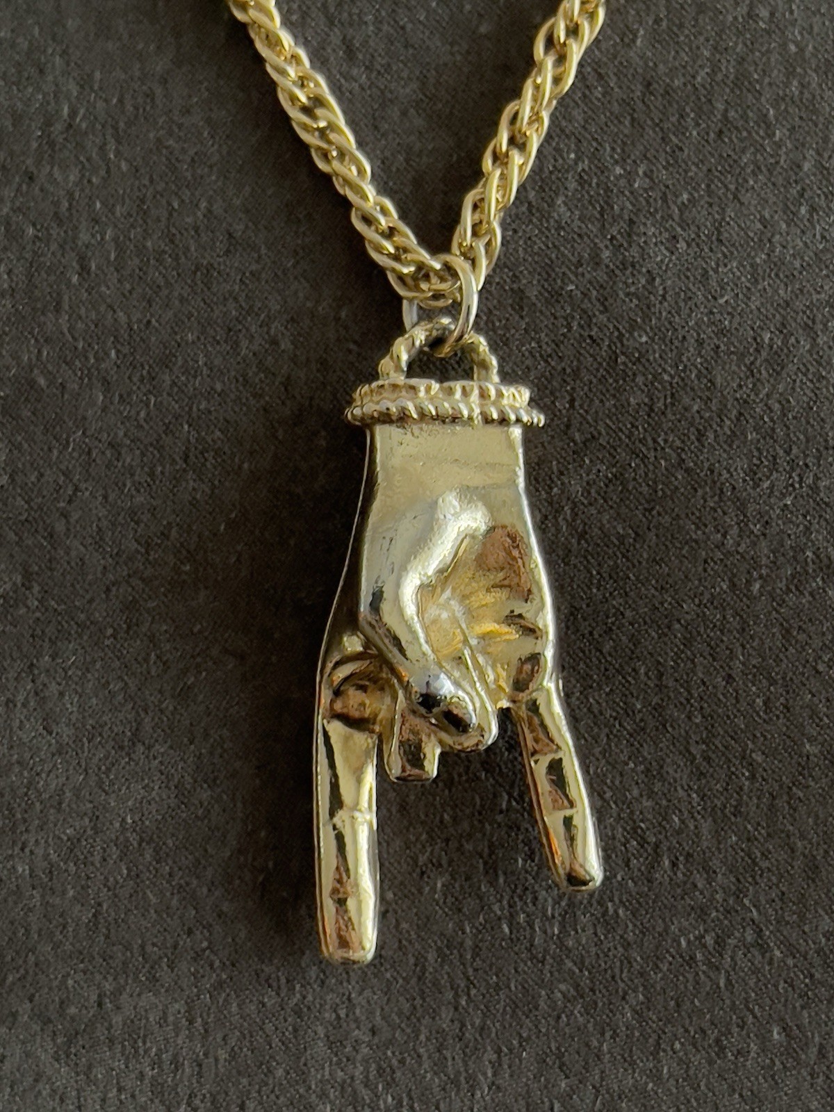 Vintage Gold Tone Italian Mano Cornuto Pendant Good Luck Charm Necklace