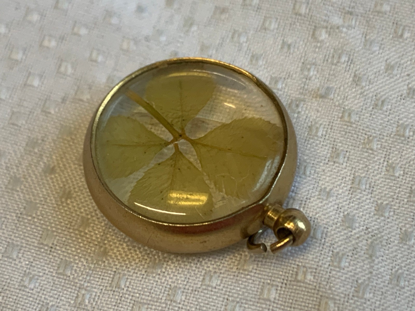 Vtg Encased 4 Leaf Clover Pendant Fob Costume Jewelry Good Luck Charm