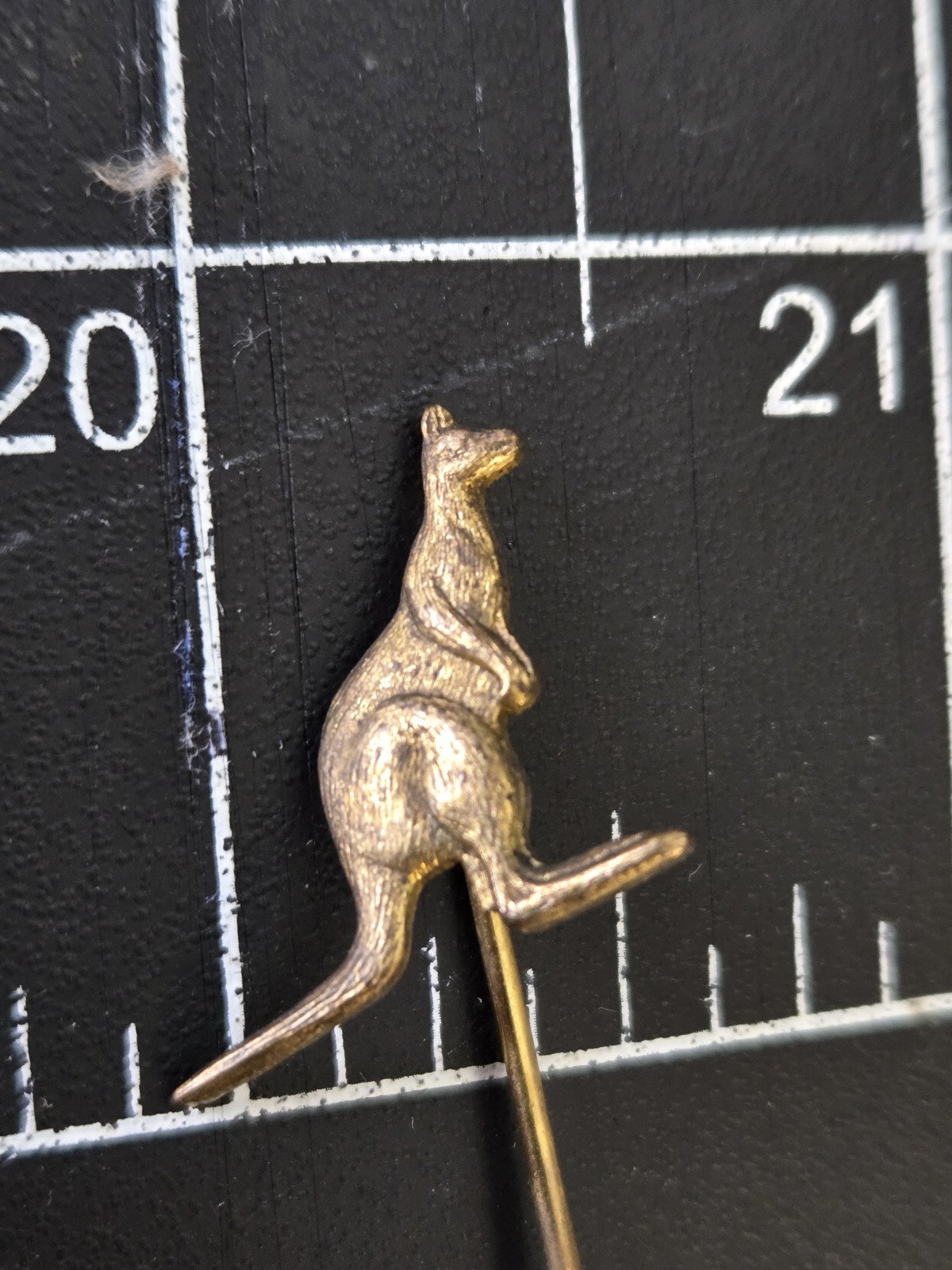 Vintage Kangaroo Stick Pin Lapel Hat Tie Pin Australia Souvenir Gold Tone