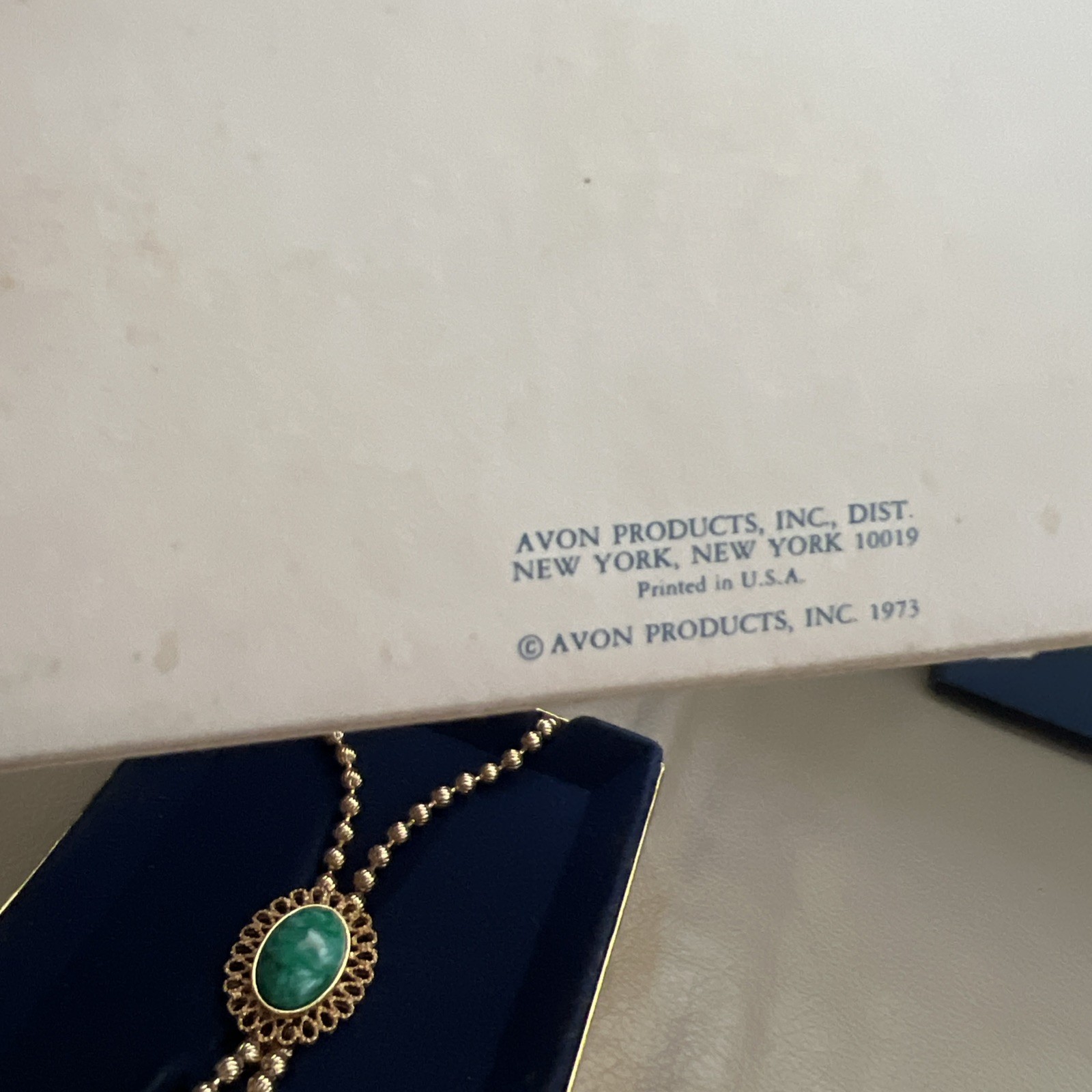 Vtg 1973 AVON Signed Gold Tone Ball Chain Lariat Green Slide Tassel 40″ Necklace