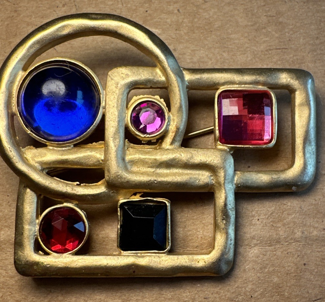 VTG Hammered Satin Gold Tone Geometric Abstract Brooche Multicolor Stone Glass
