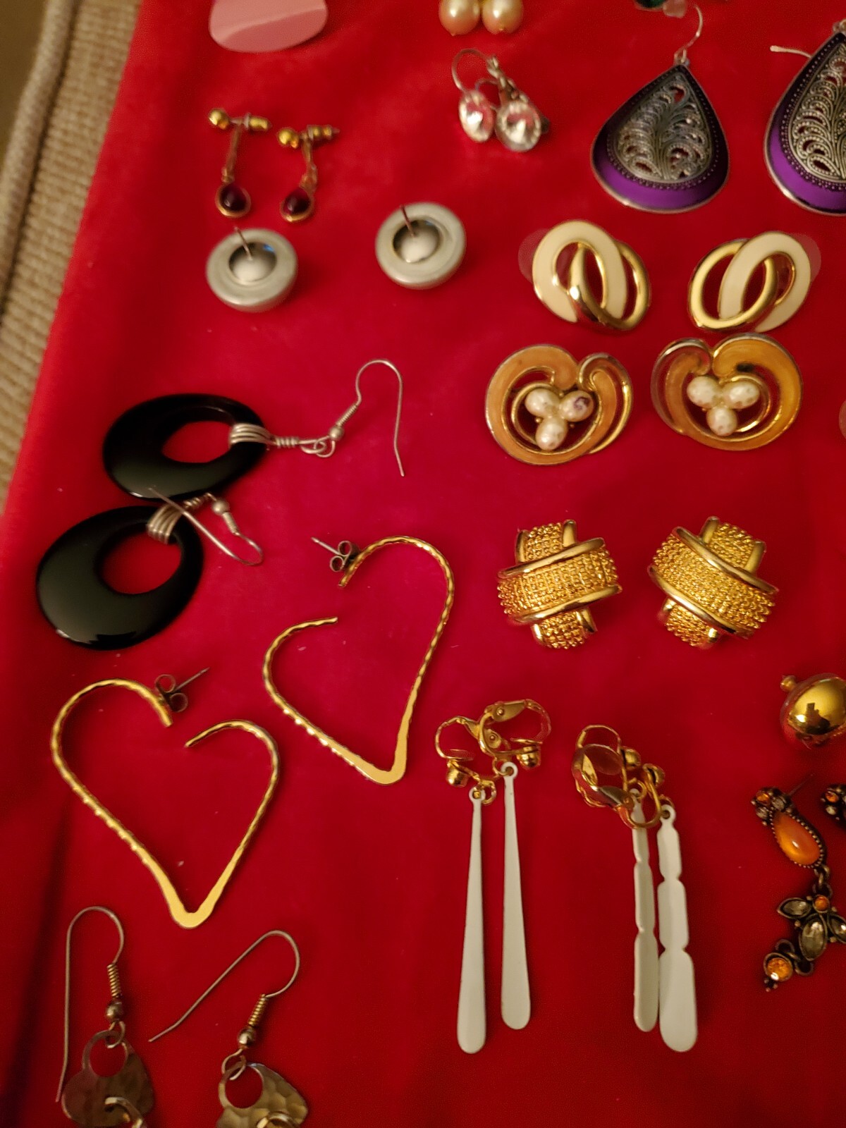 Vintage 37 Pair Of Fashion Earrings Multicolor Tones Types See Pictures