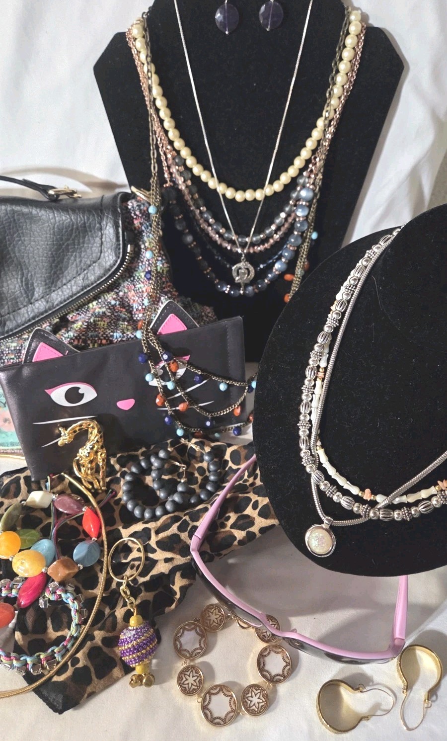 Grandma’s Estate; Jewelry, Trinkets, & Extra Fun Junk! Lot #89