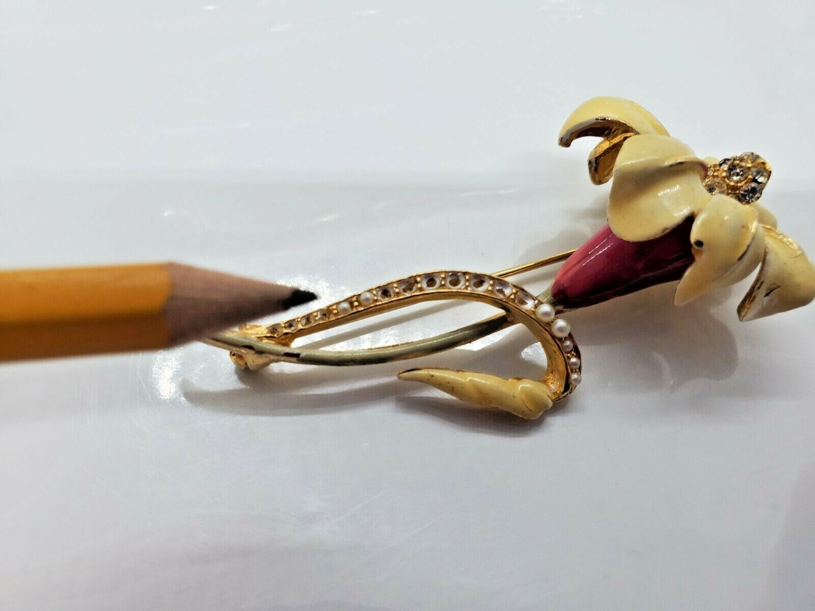 Long Stem Flower Brooch Pin Enamel Rhinestone Yellow 3″ Long x 1.5″ Wide