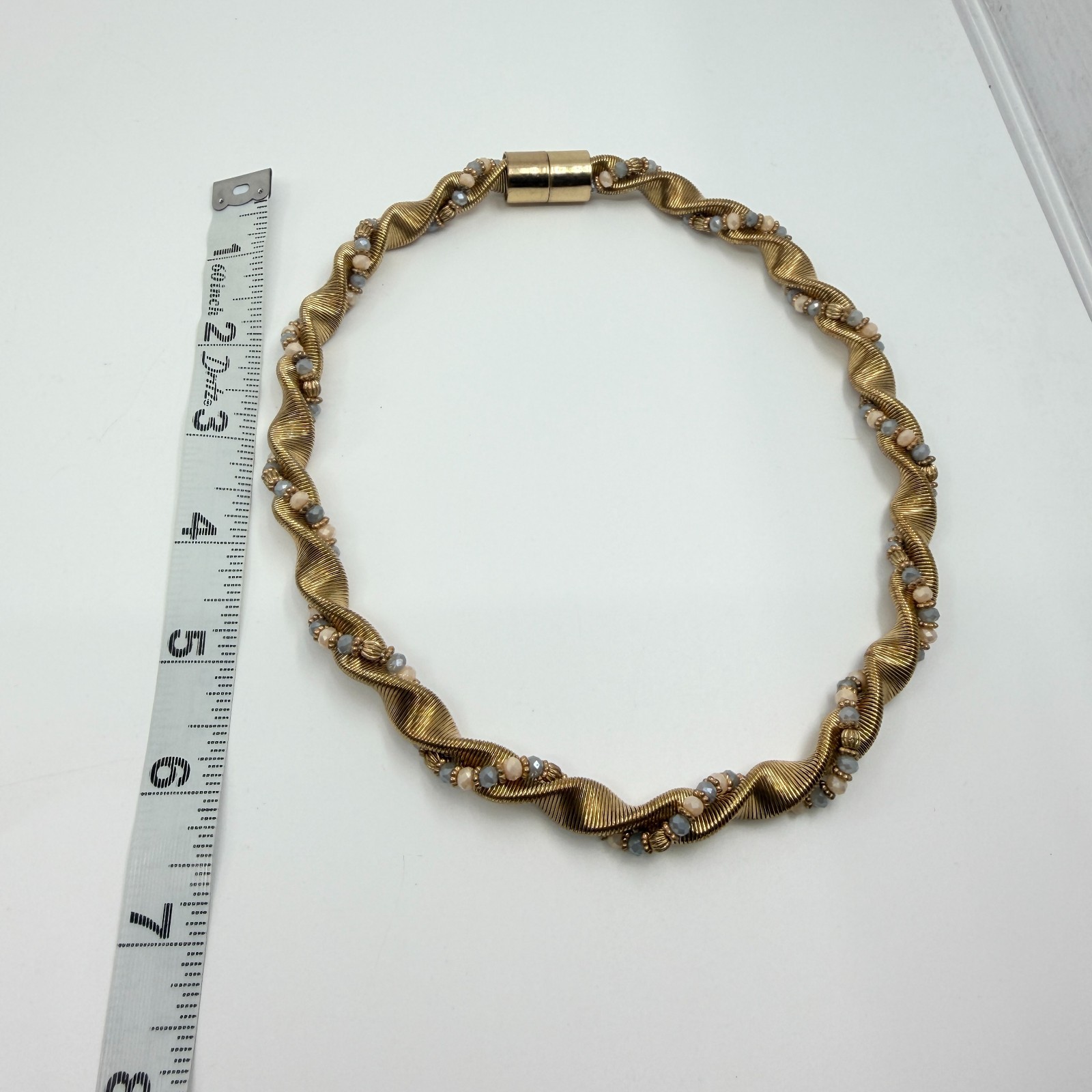VTG Retro Gold Tone Twisted Wire Choker Necklace Beaded Crystal Magnetic Clasp