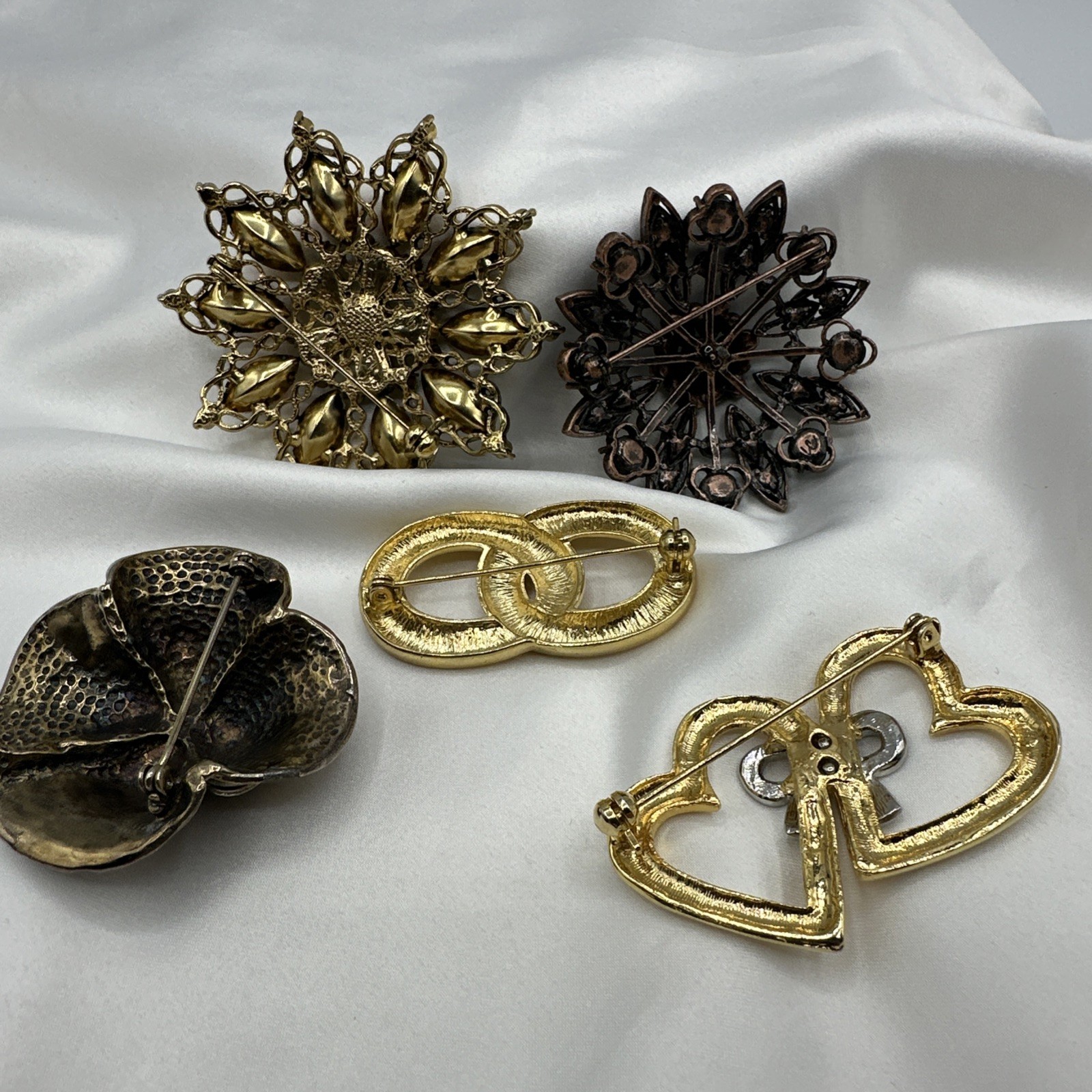 Lot of Five Mixed Vintage Brooches. See pics.