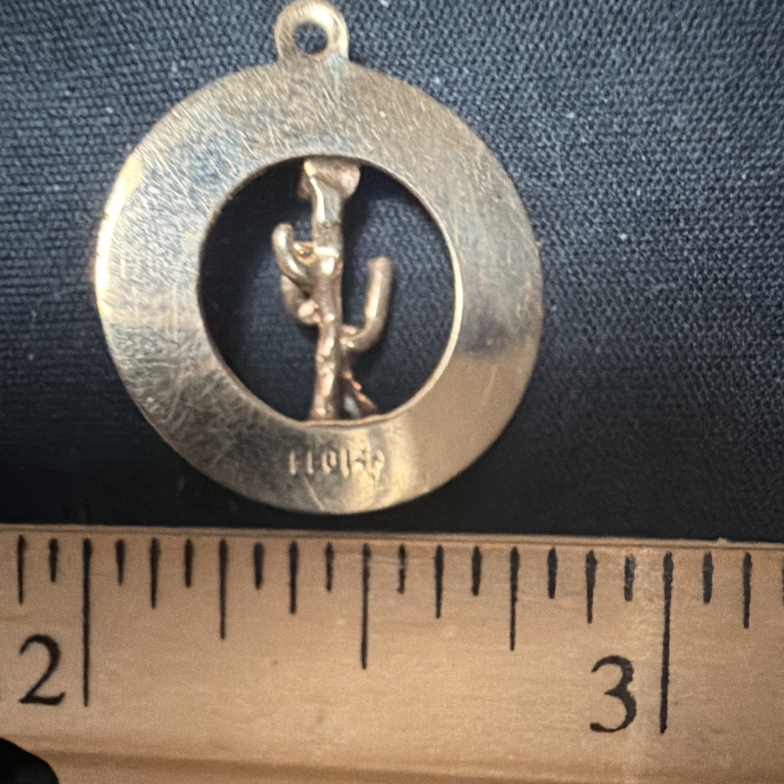 14K Round Gold Engraved Pendant Charm Hawaii Design w/ Round Pink Stone.