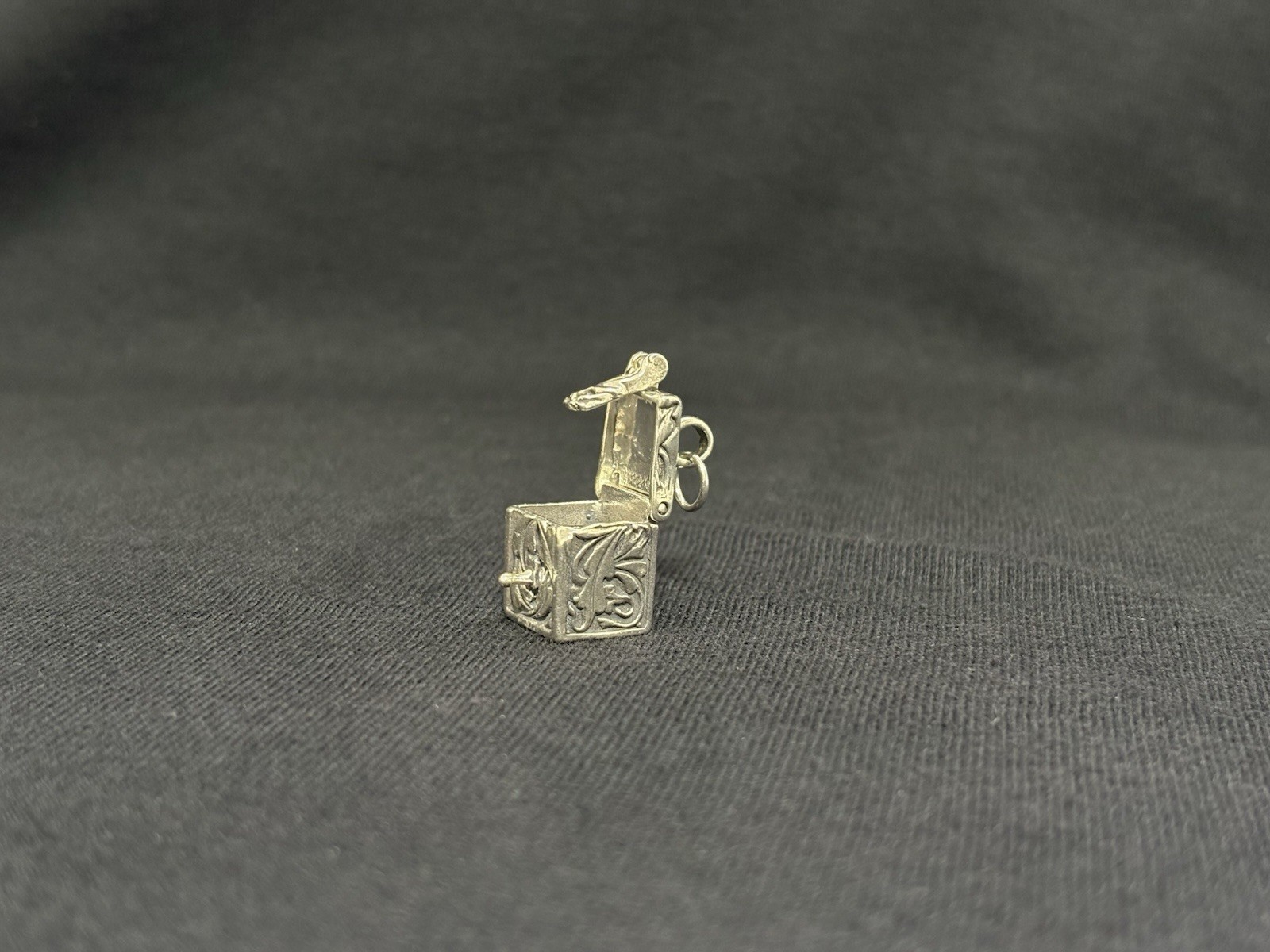 Vintage STER Sterling Silver Opening Box Charm Art Nouveau Floral Pendant 3D
