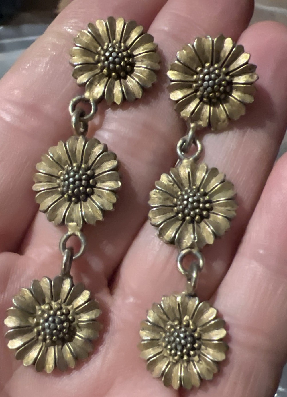 Vintage Signed EH Eivind Hillestad sunflower / daisy Clip-On Dangle Earrings