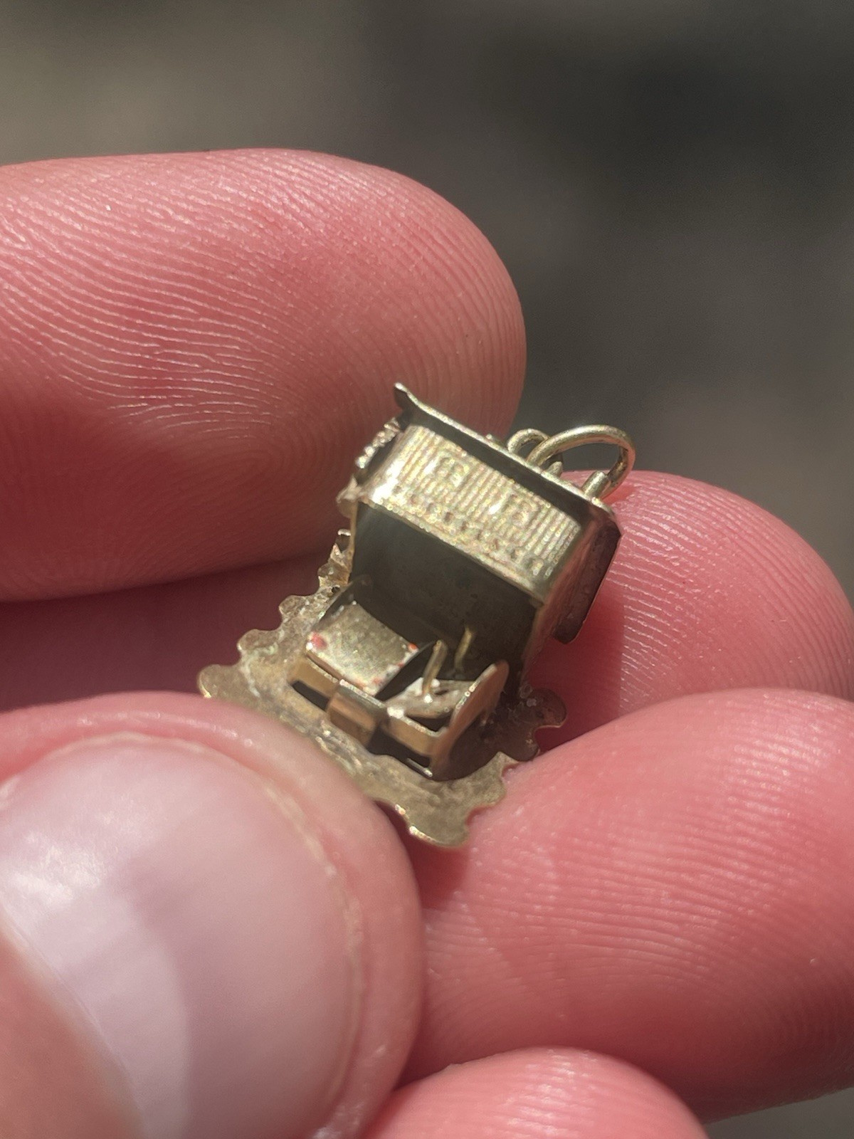 Vintage 14K Solid Yellow Gold Bird Cabin Opens Sleeping Birds Charm 1.3 Grams!