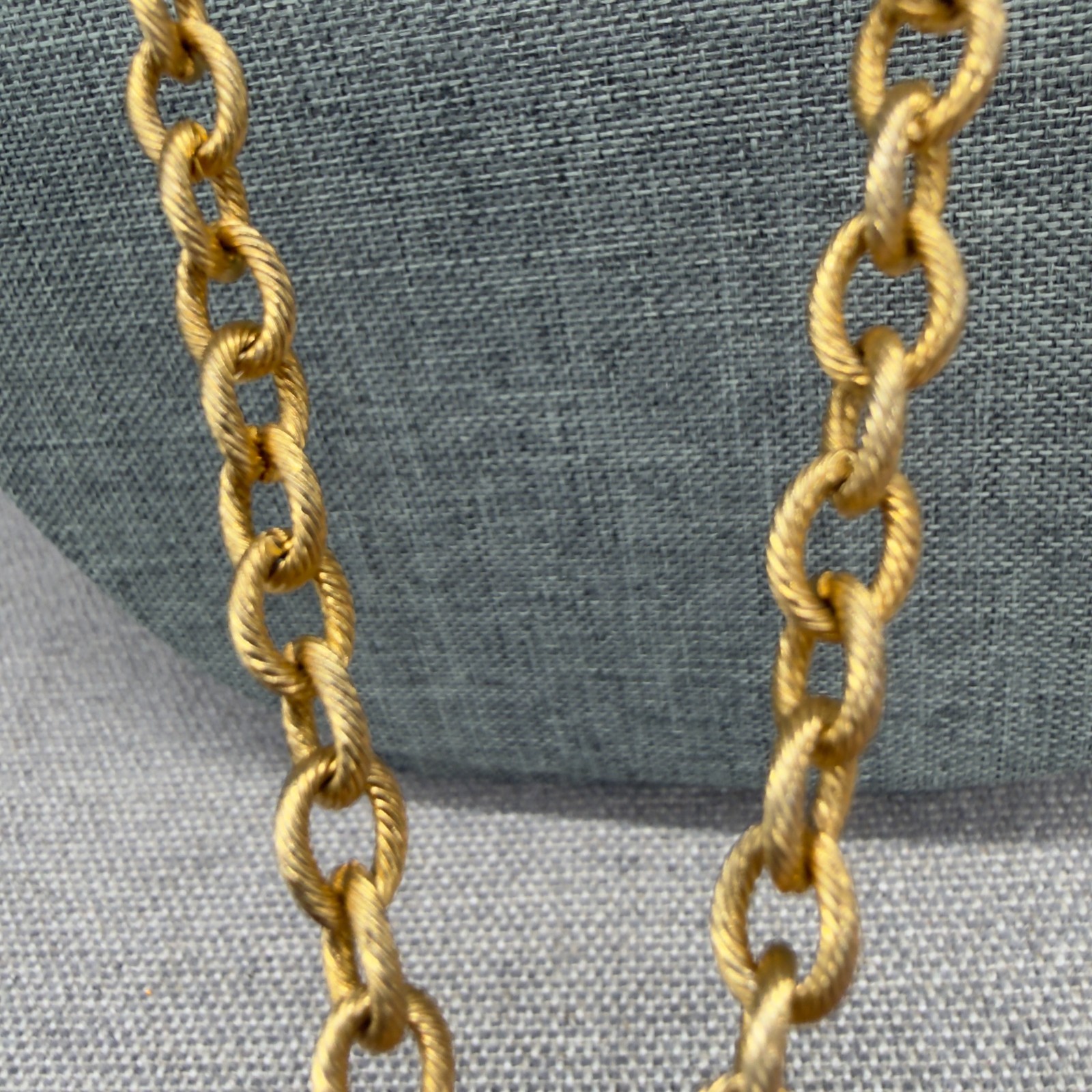 Vintage Necklace Tassel Pendant Textured Gold Tone Links 36 Inches