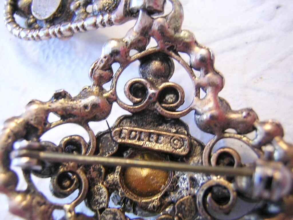 1950’s EDLEE Fab RIVOLI, Olivine, Egyptian Blue & RED Rhinestones Dangling PIN