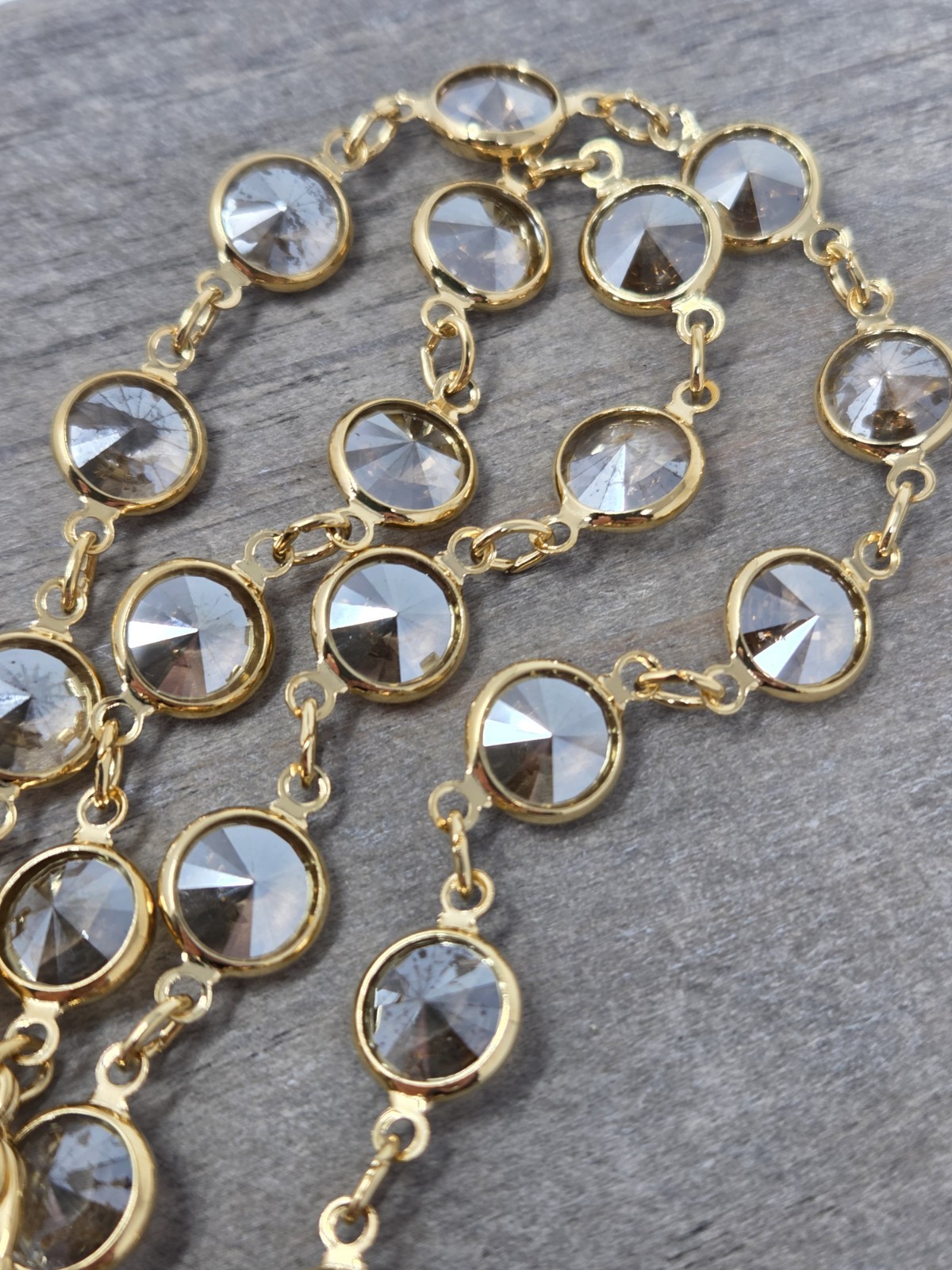 Champagne Crystal Bezel Necklace Gold Tone Vintage 17.5 Inches Sparkly!