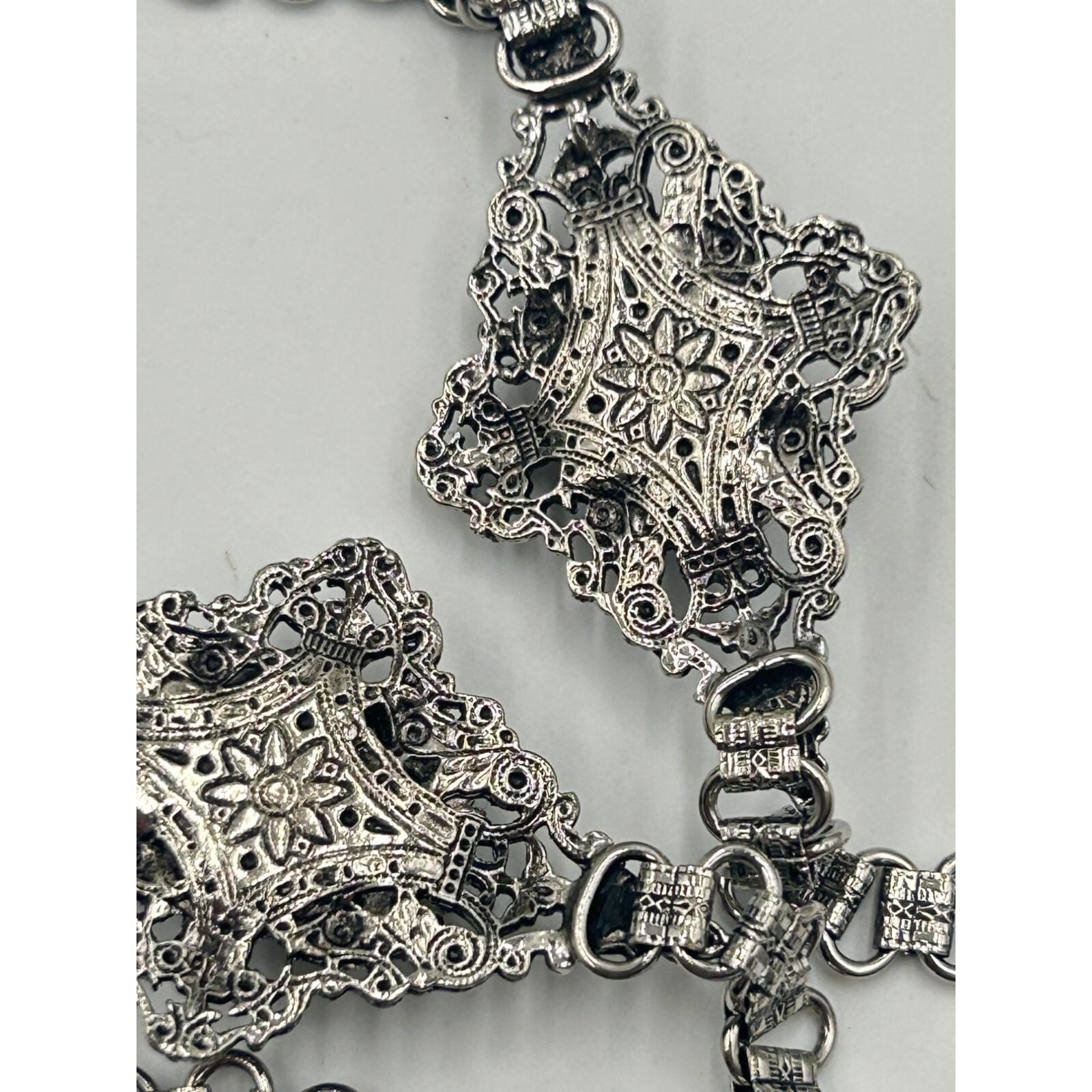 Signed EDLEE Vintage Necklace Silver Tone Dragons Ornate Bookchain Beads Dangles