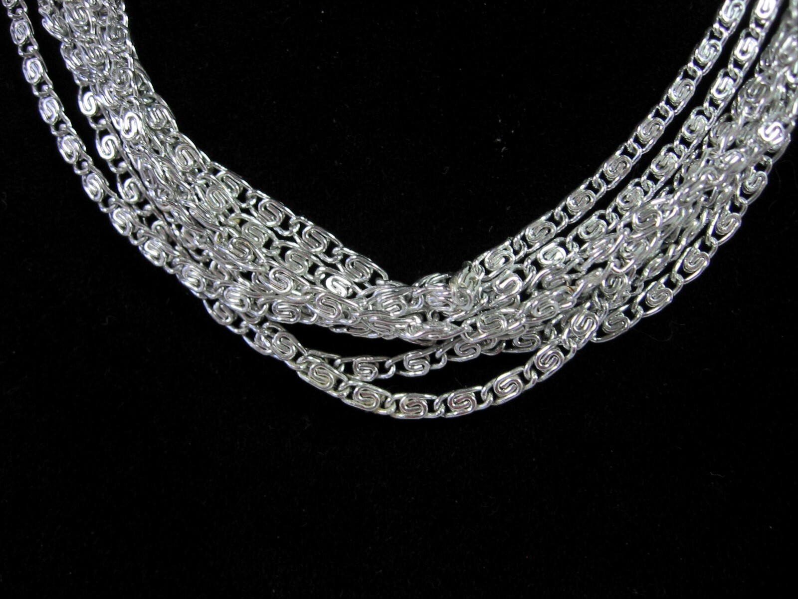 Sarah Coventry SILVERY CASCADE Multi 8 Strand NECKLACE Vintage Silvertone 16″