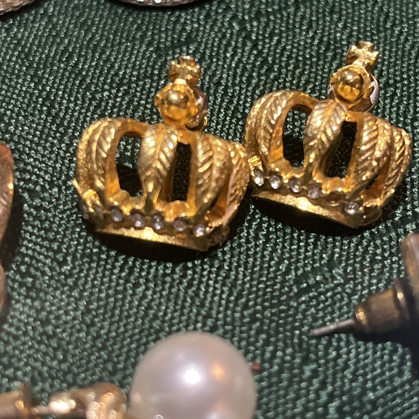 Women’s Vintage earrings Lot Gold Tone Silver Tone Some Name Brands Pierced 18