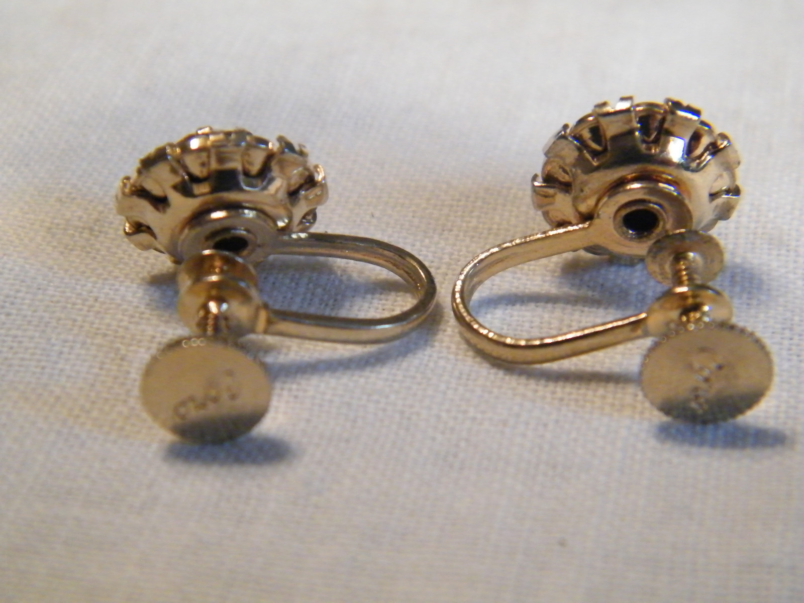 Beautiful Screw Back Earrings Gold Tone Yellow Gold Rhinestones Signed CORO