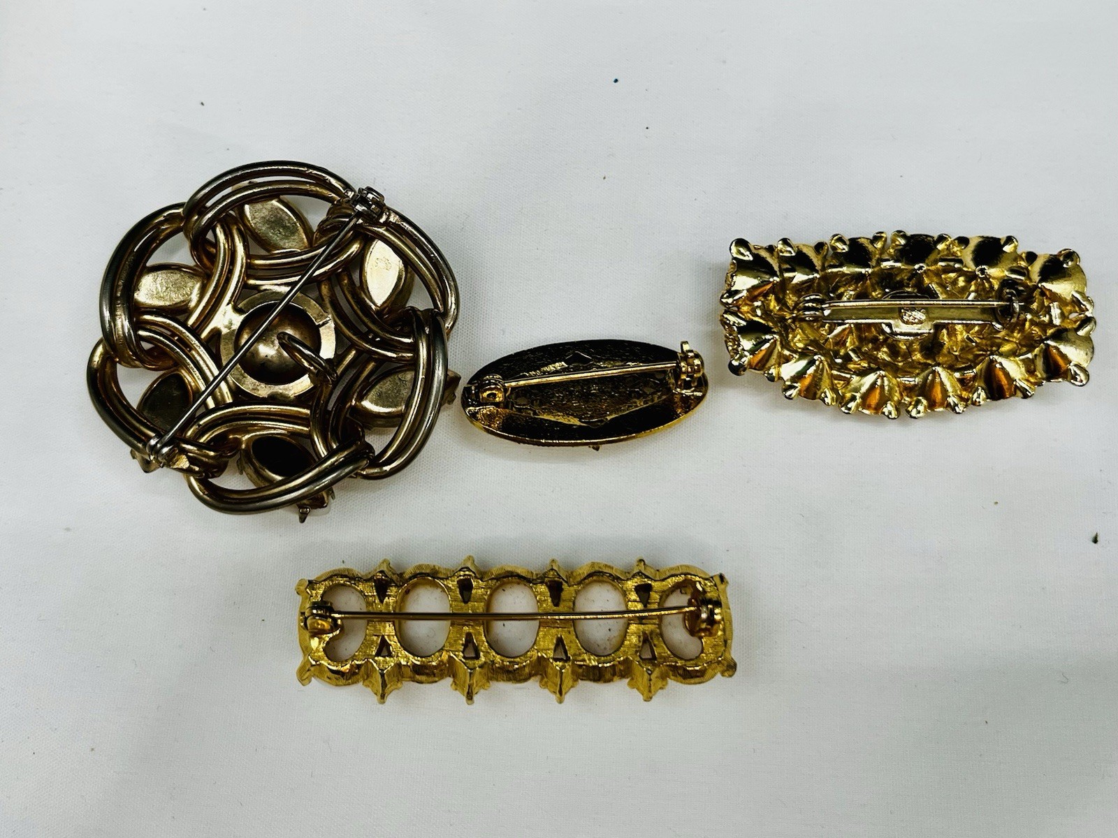 Vtg. Brooch Lot Some Signed Rhinestone, Gold Silver Tone Wear Resell 28pc Monet