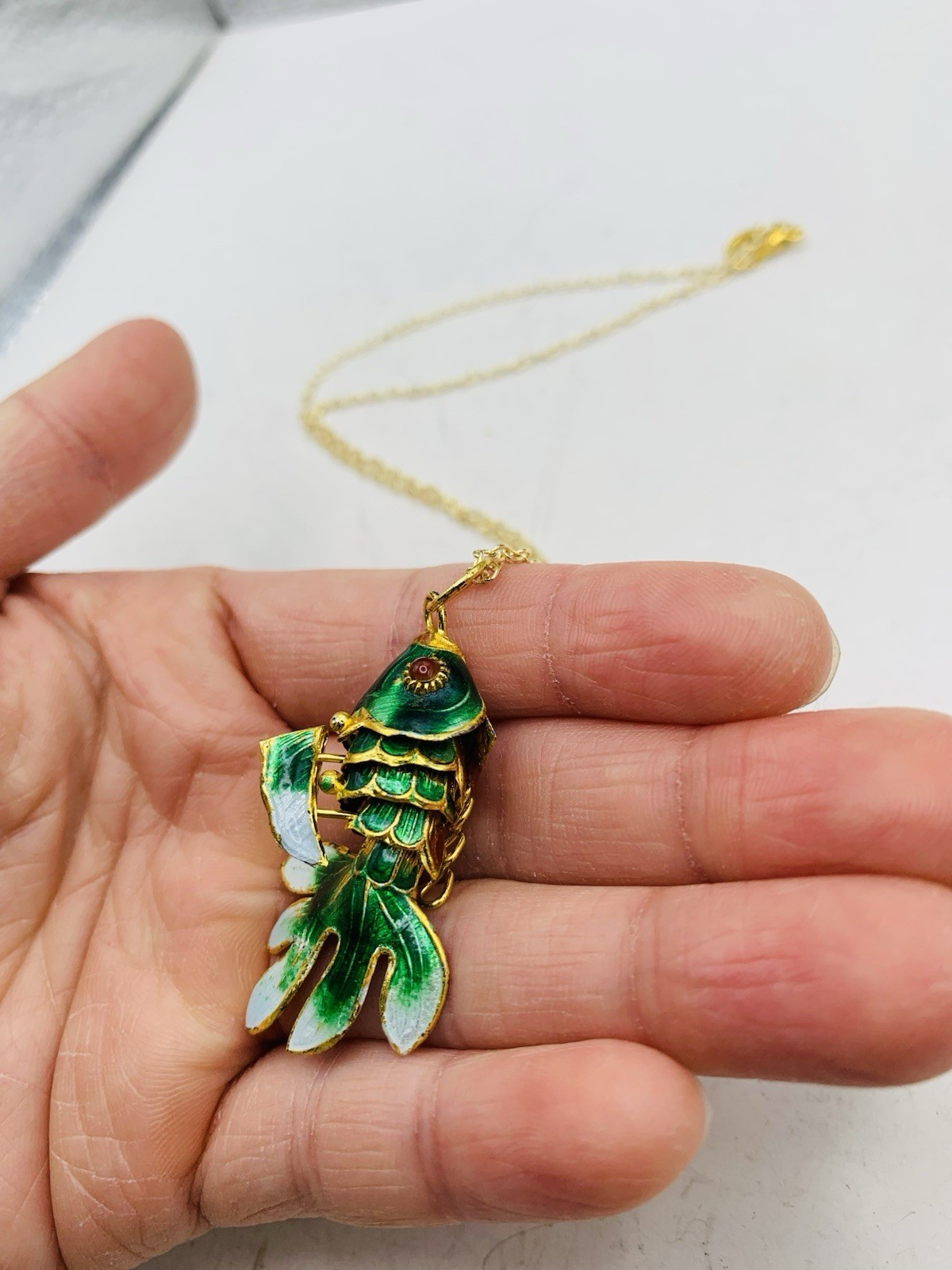 Vintage Lucky Asian Chinese Enamel Articulated Green Gold Tone Fish 16” Necklace
