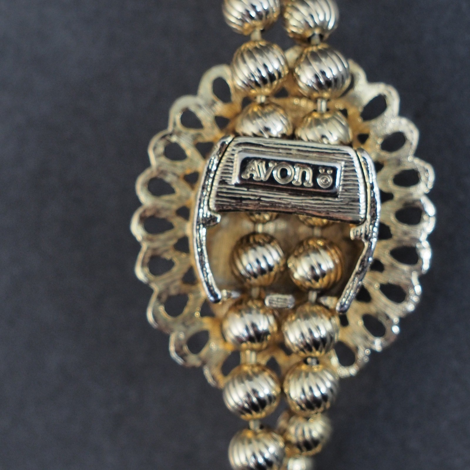 Avon Ming Green Necklace Gold Tone Adjustable Lariat Tassel Cabochon Vintage MCM