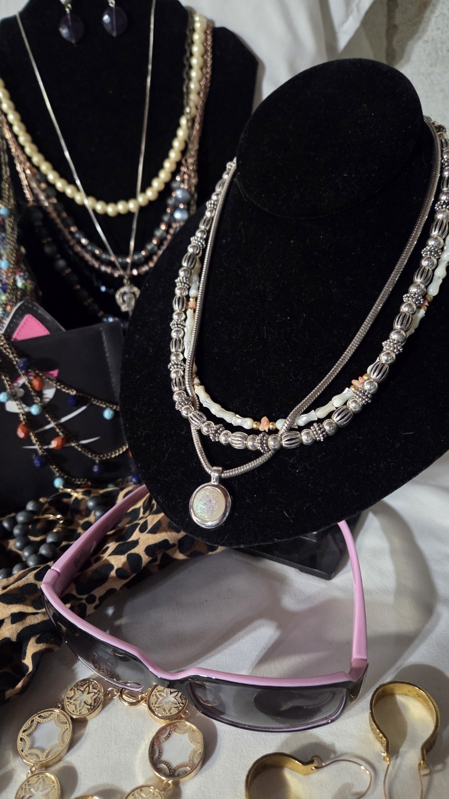 Grandma’s Estate; Jewelry, Trinkets, & Extra Fun Junk! Lot #89
