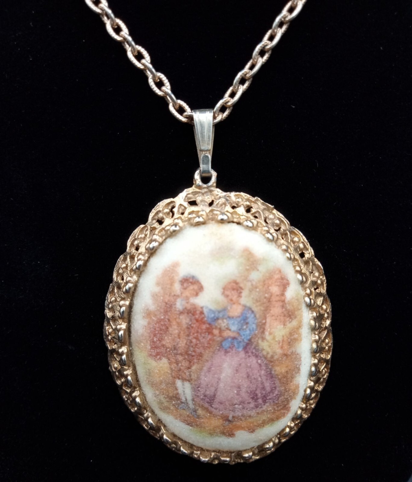 Pendant Necklace Brooch Set Vintage Germany Courting Scene 21 In Gold Tone Chain