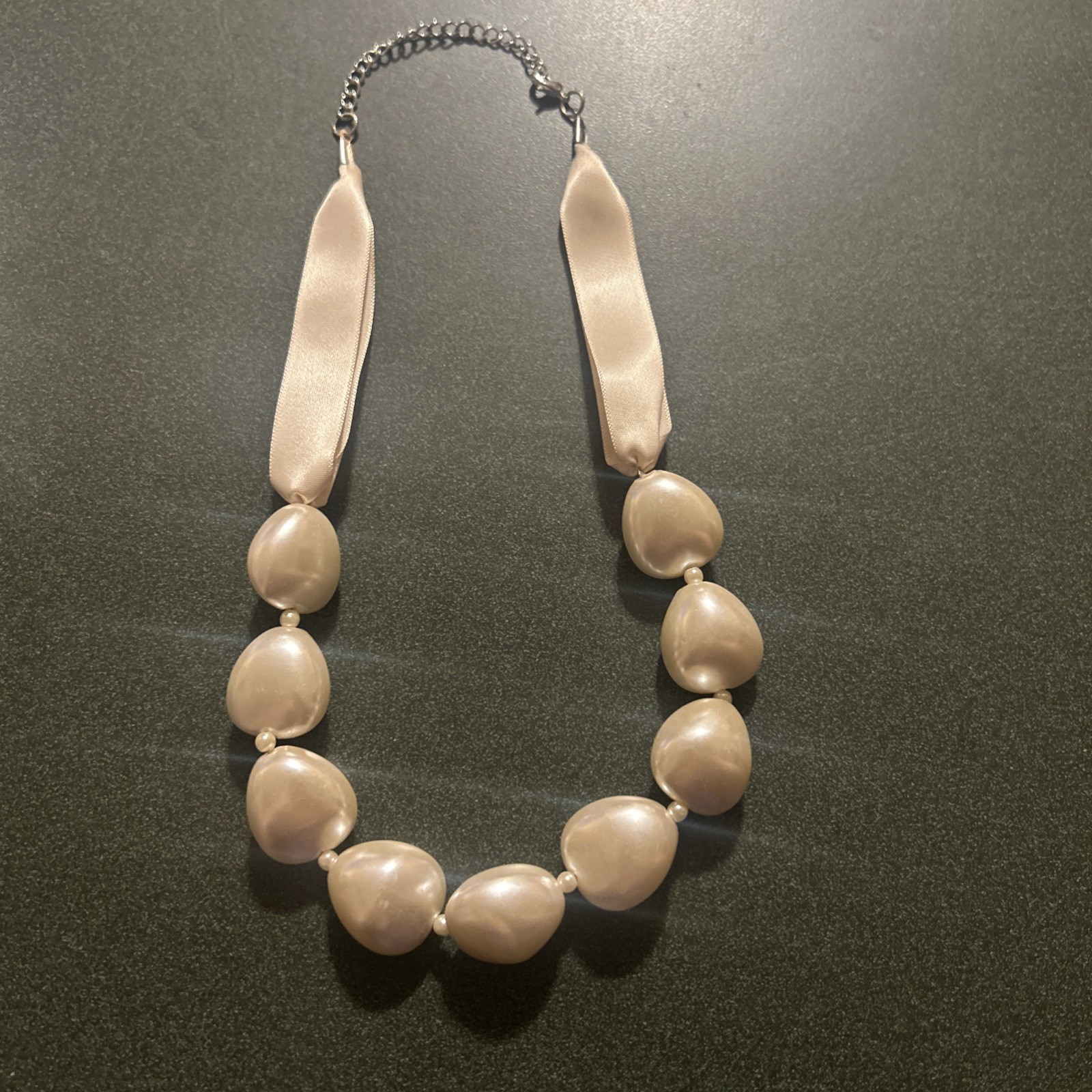 Stunning vintage 20in chunky Faux Pearl Bead necklace w/ chunky pearl bracelet